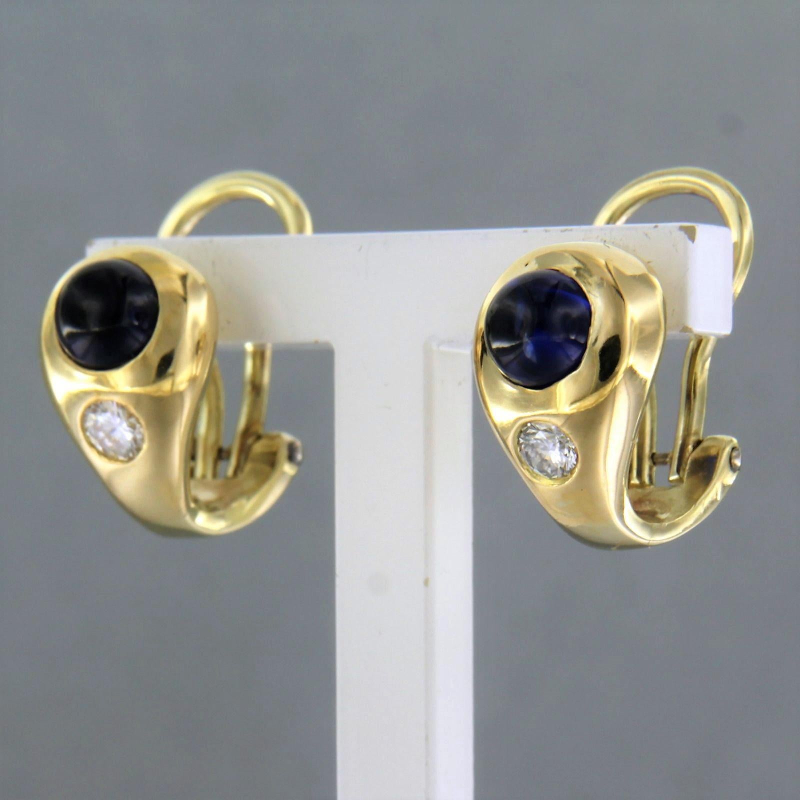 Moderne Boucles d'oreilles en or jaune 14k avec saphir et diamant taille brillant 0.25ct en vente
