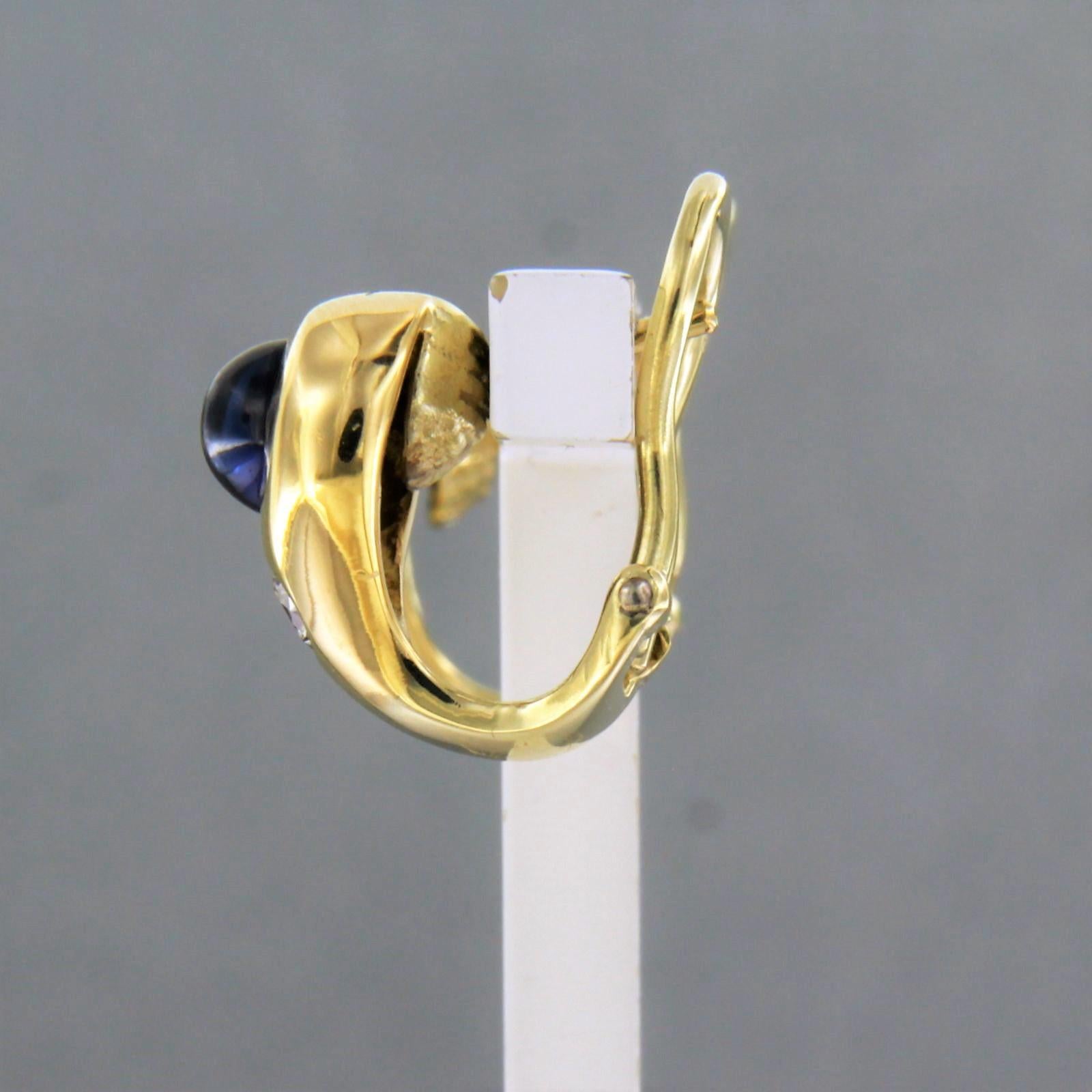 Boucles d'oreilles en or jaune 14k avec saphir et diamant taille brillant 0.25ct Excellent état - En vente à The Hague, ZH