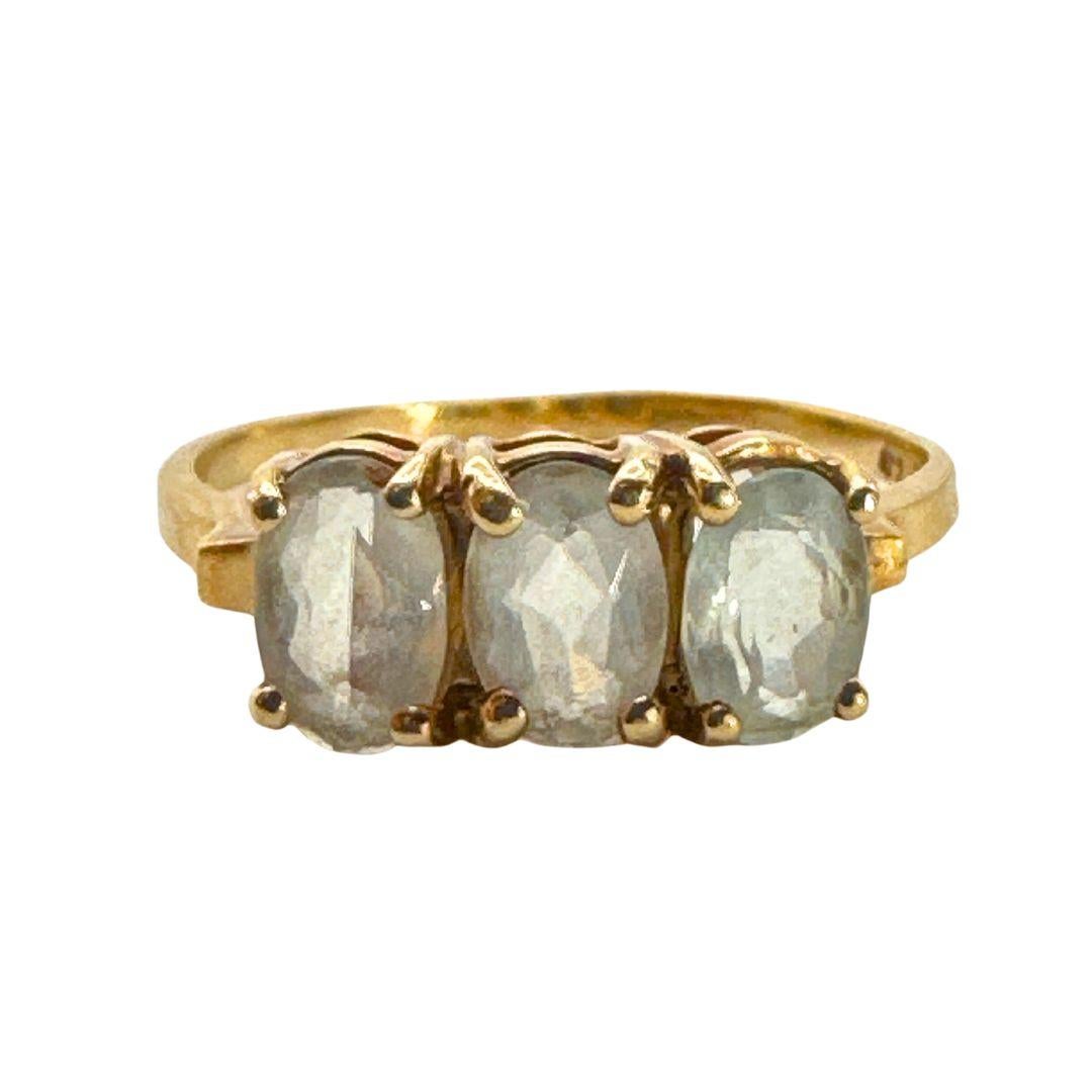 Indulge in the everlasting allure of vintage elegance with the Edwardian-inspired Antique 14K Yellow Gold Clear Crystal Ring. Meticulously crafted with exquisite attention to detail, this cocktail diamond ring radiates sophistication and charm,