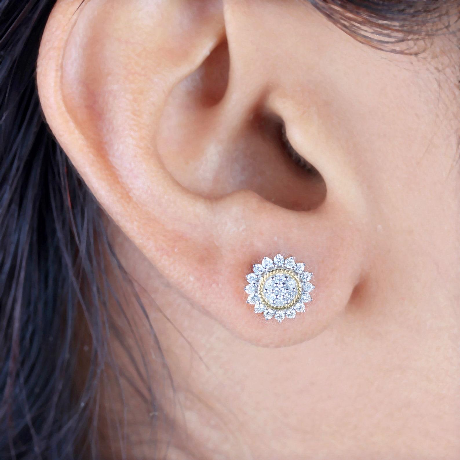 Taille ronde Clous d'oreilles élégants en or jaune 14 carats avec diamants naturels, cadeau d'anniversaire magnifique en vente