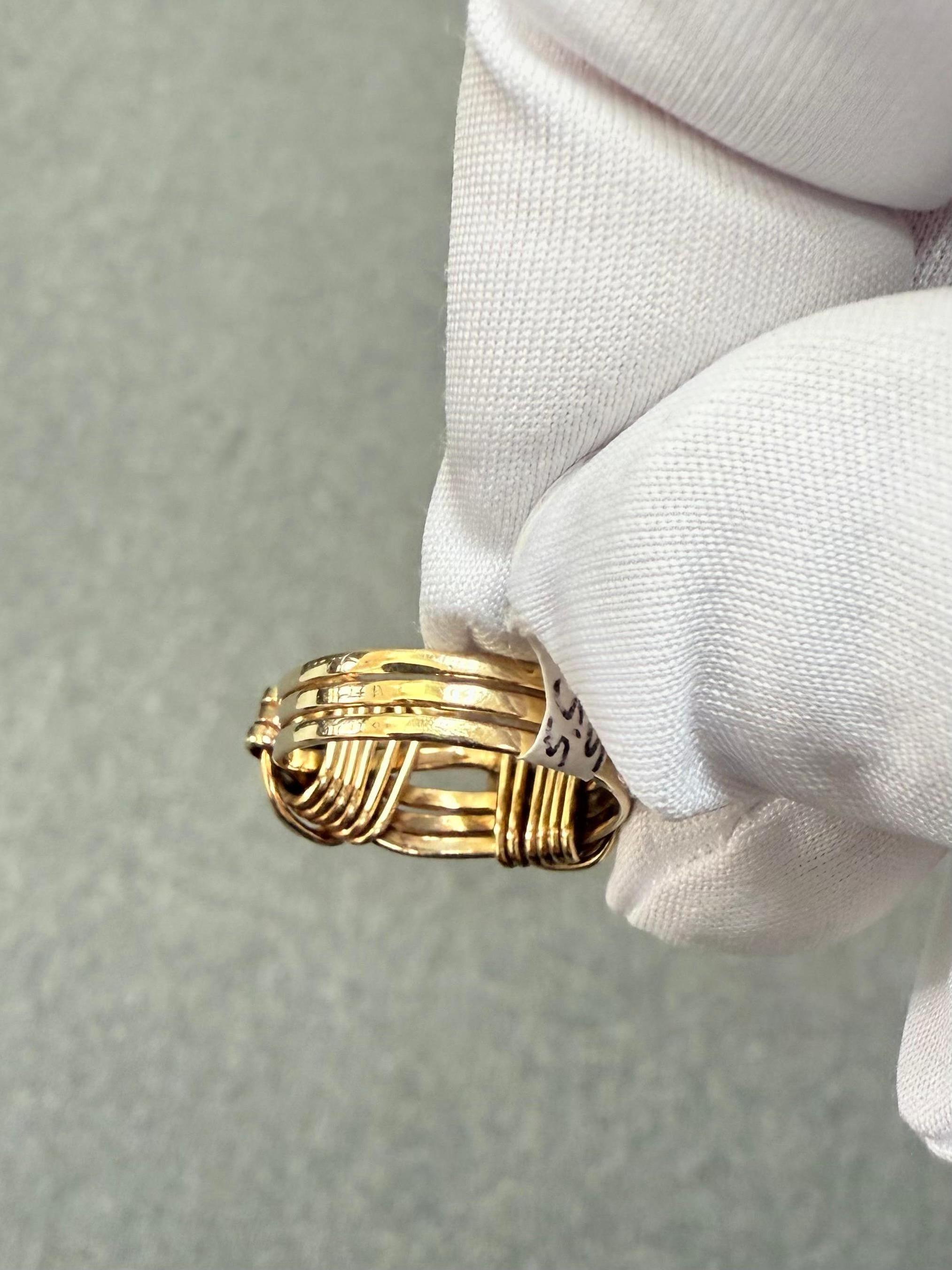 Bague en or jaune 14k cheveux d'éléphant Circa 1970 Taille 5.25 en vente 8