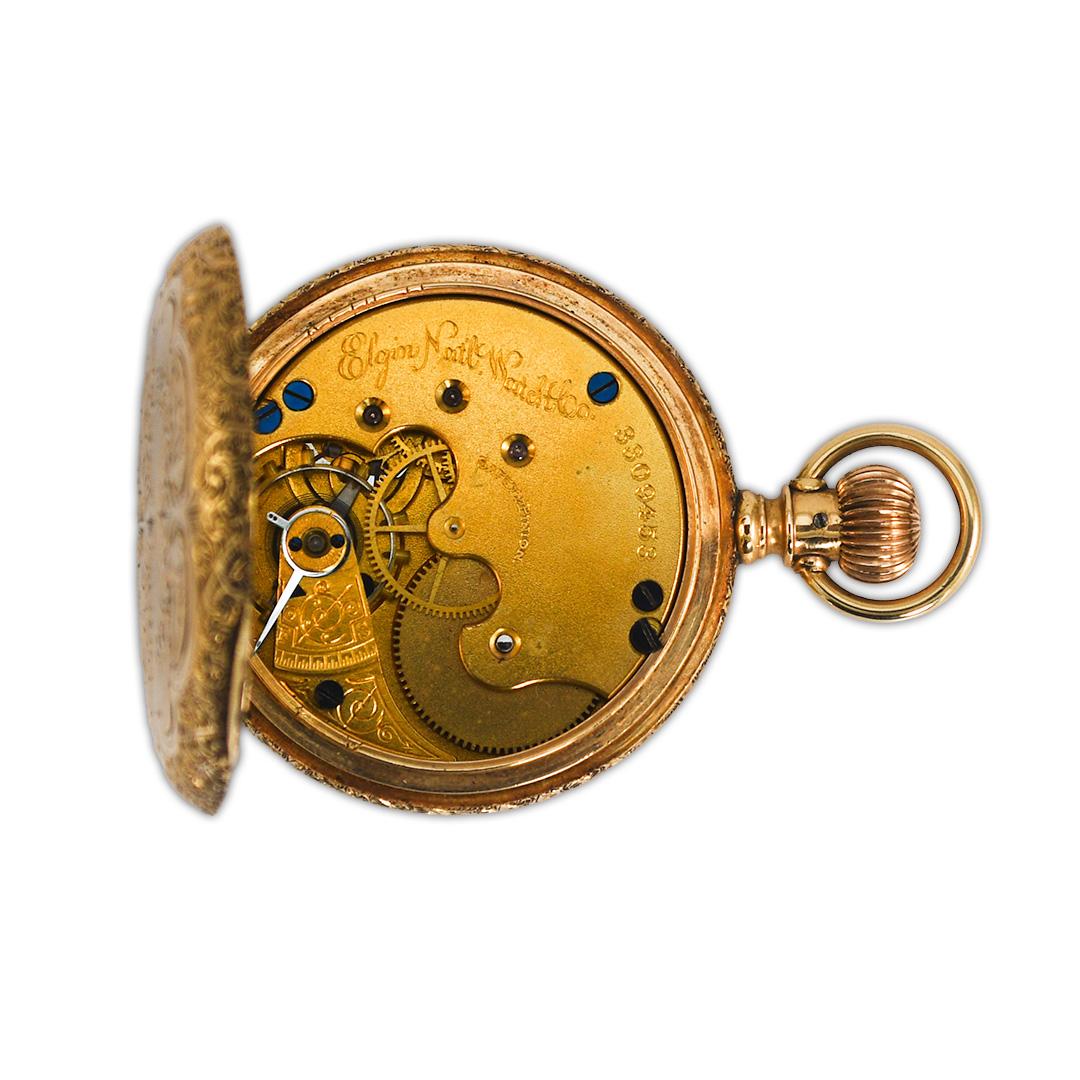 Elgin pocket watch with 14k yellow gold hunting case.
Stamped U.S. Assay 14k and weighs 58.6 grams gross weight.
Approximately 18 grams of 14k gold. Size 6 watch.
The movement has 11 jewels, a 3/4 plate, a time is lever set, the serial number is