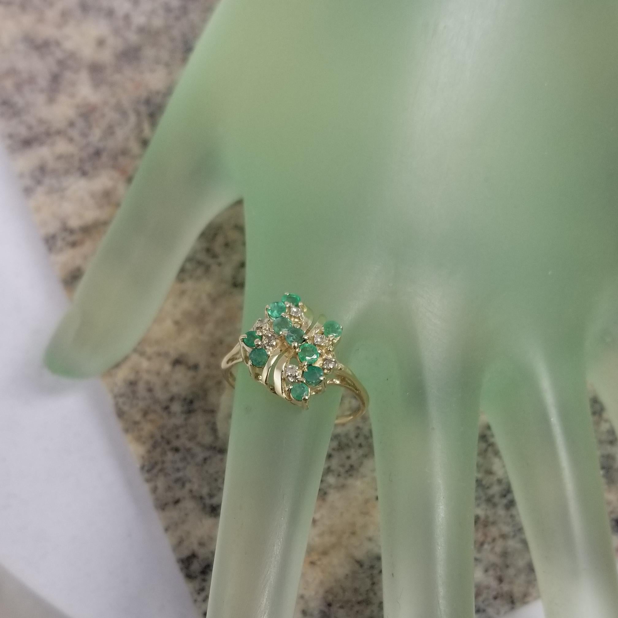 Round Cut 14k Yellow Gold Emerald and Diamond Cluster Ring For Sale