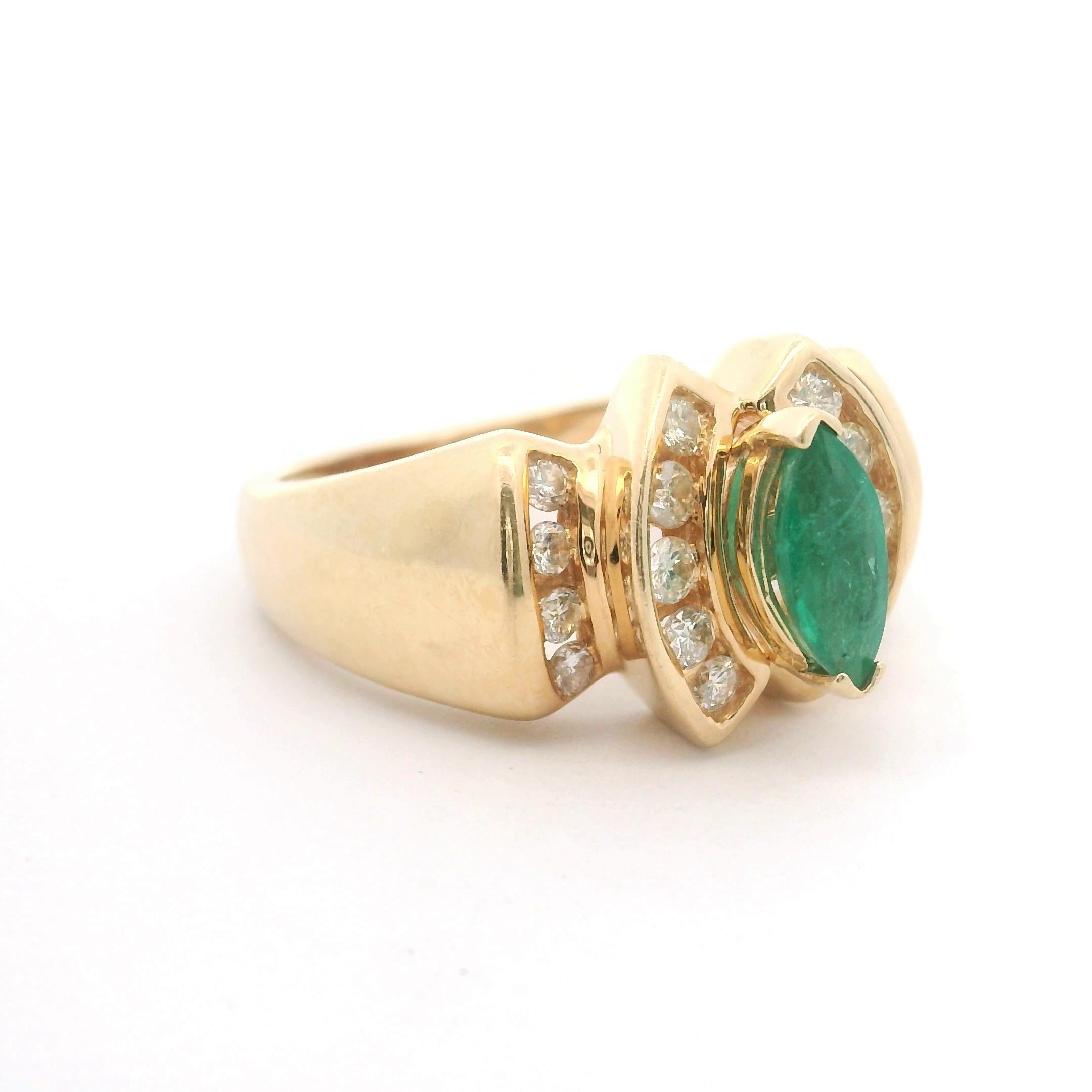 14k Gelbgold Smaragd und Diamant Damenring Größe 7,5 (Marquiseschliff)