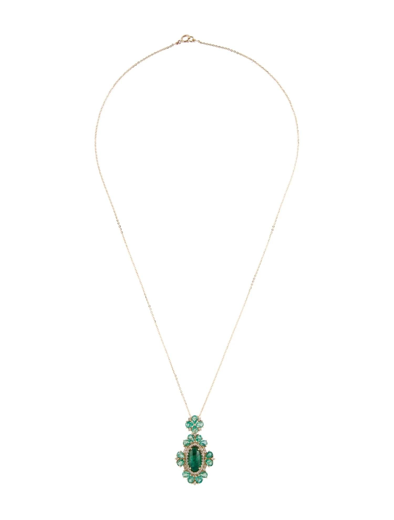 Artiste Collier pendentif en or jaune 14 carats, orné d'émeraudes et de diamants avec caboc ovale de 2,50 carats en vente
