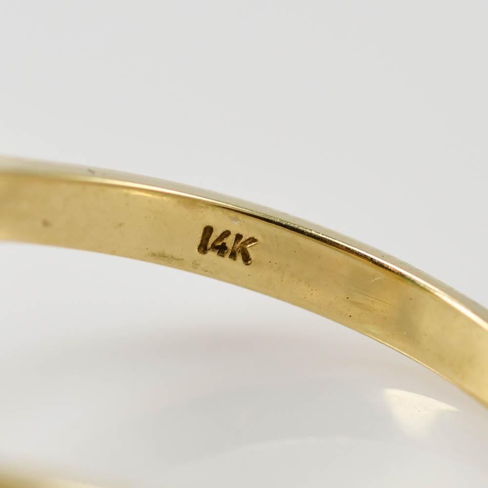 Round Cut 14K Yellow Gold Emerald and Diamond Ring 2.9g