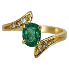 14K Yellow Gold Emerald and Diamond Ring 2.9g