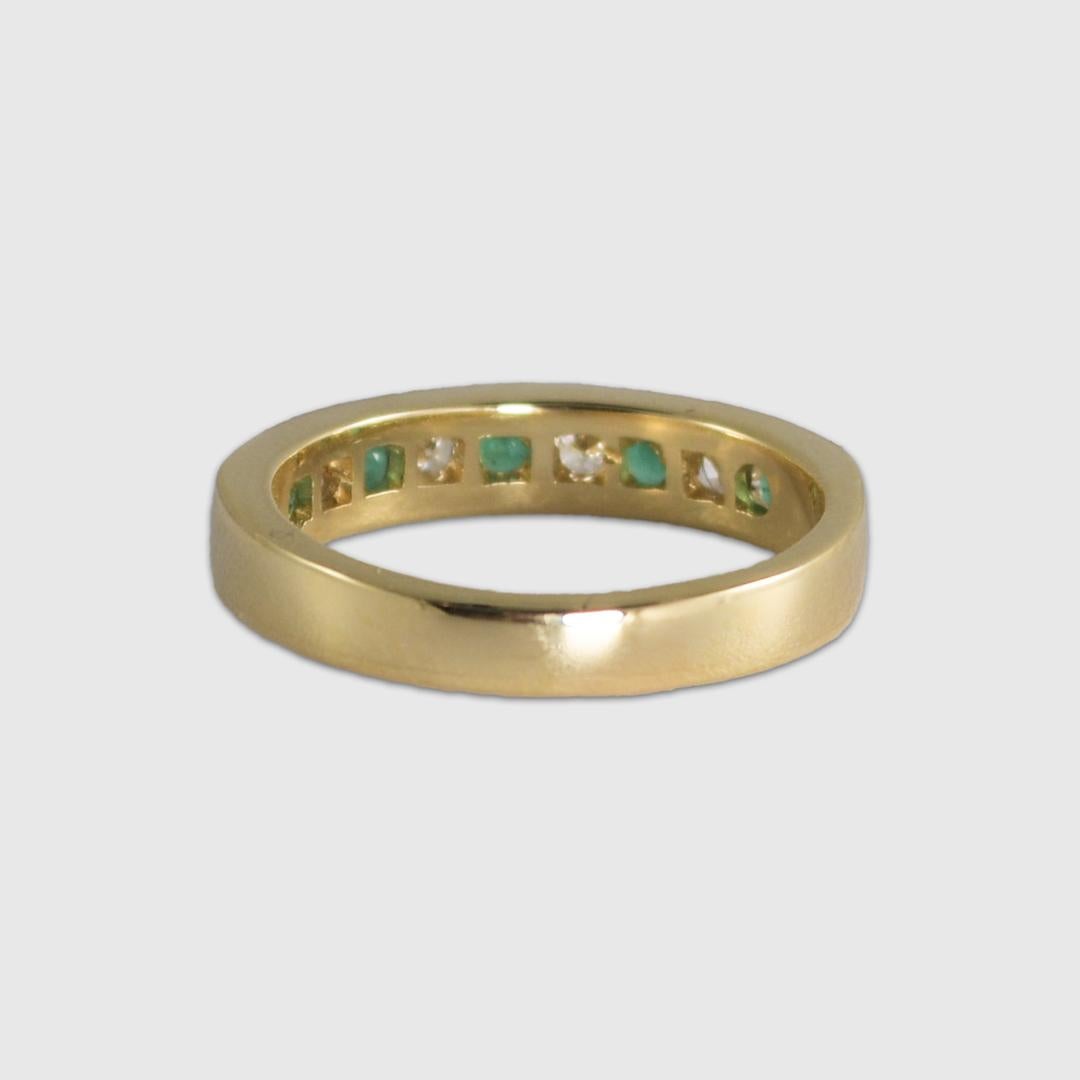 Round Cut 14K Yellow Gold Emerald and Diamond Ring 4.3g