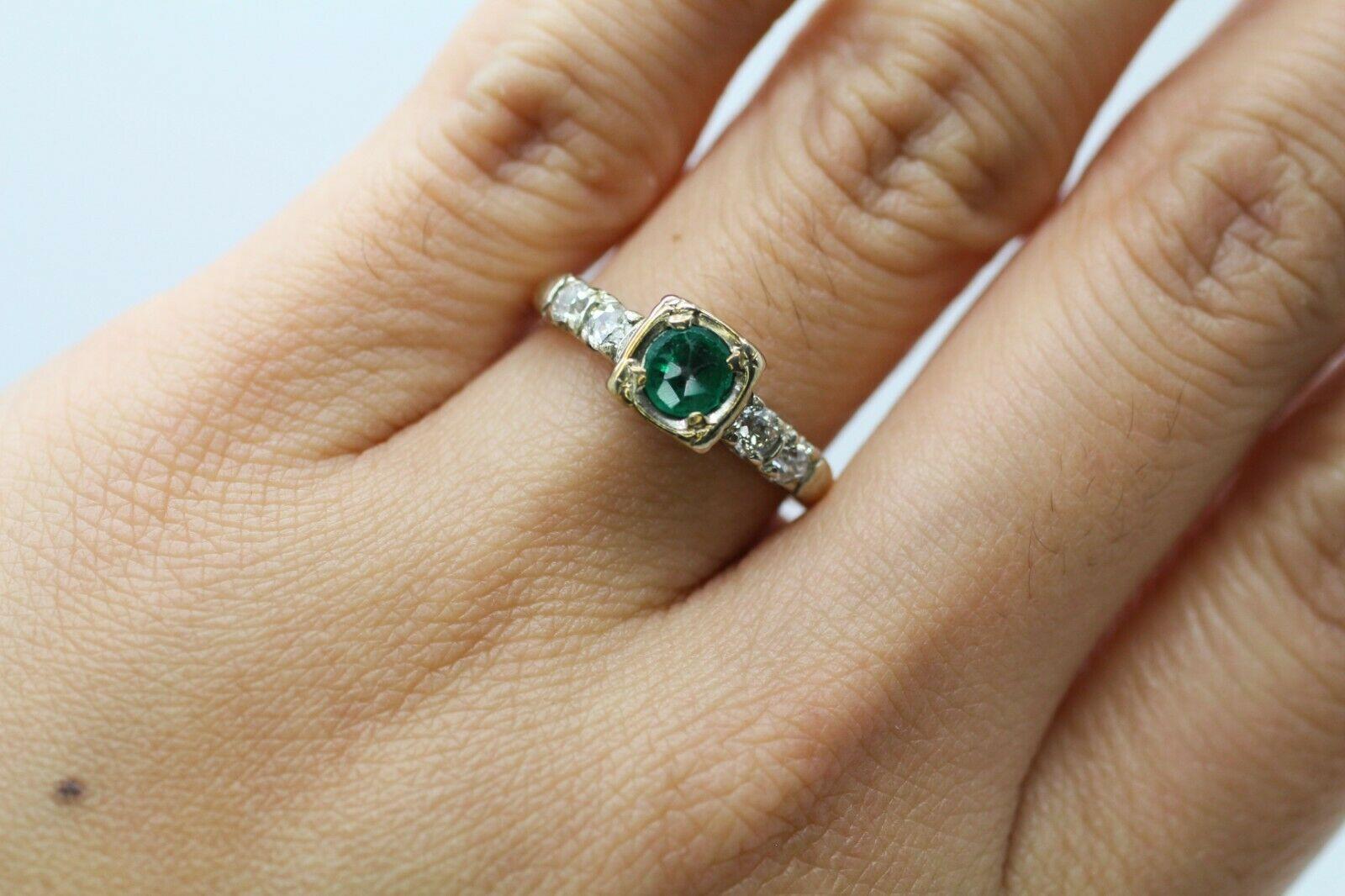14 Karat Yellow Gold Emerald and Diamond Ring Containing In Excellent Condition In Los Angeles, CA