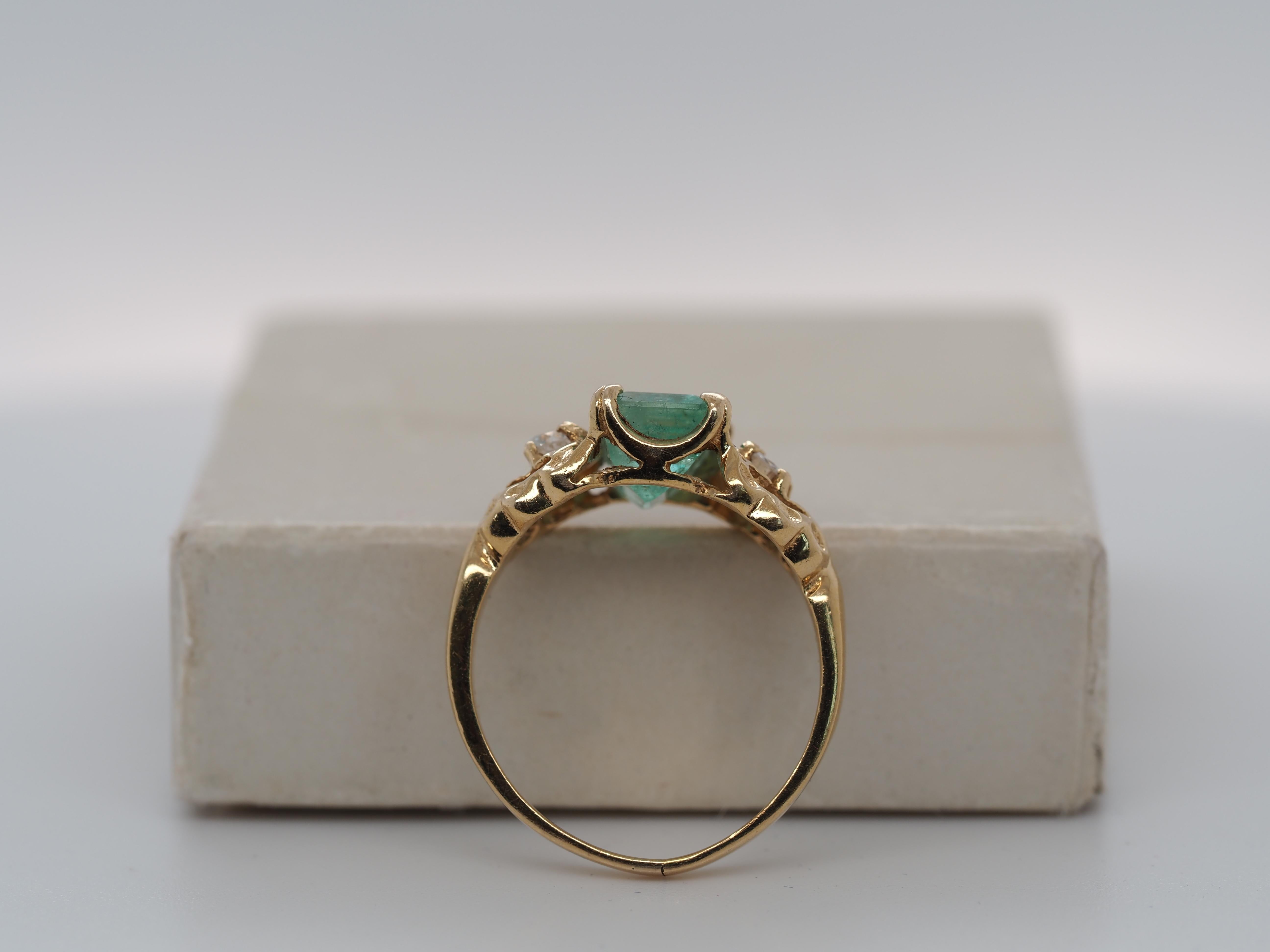 Women's or Men's 14k Yellow Gold Emerald and Diamond Ring For Sale