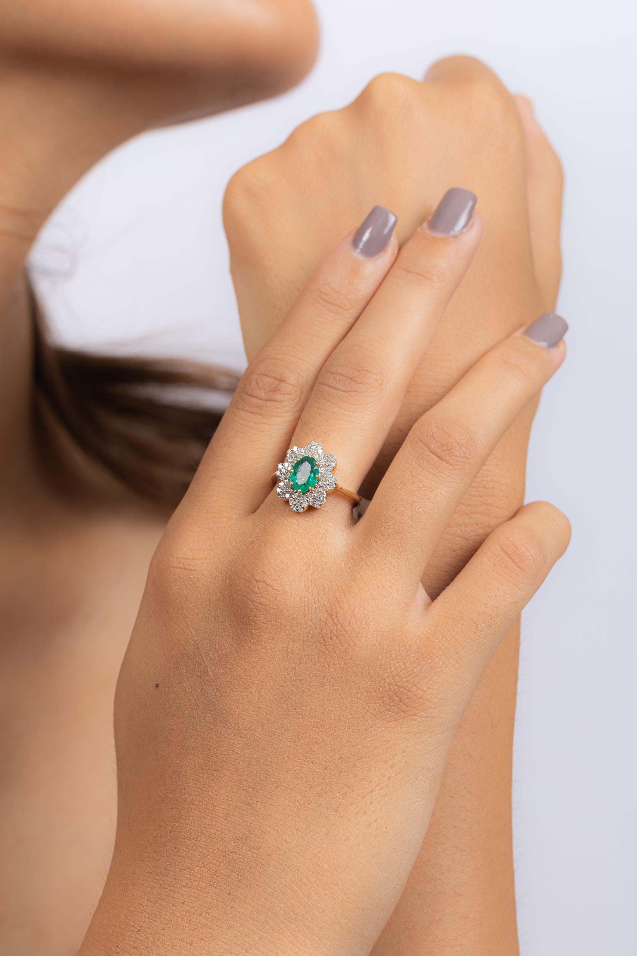 En vente :  Magnifique bague en or jaune massif 14 carats avec émeraude en grappe de diamants 8