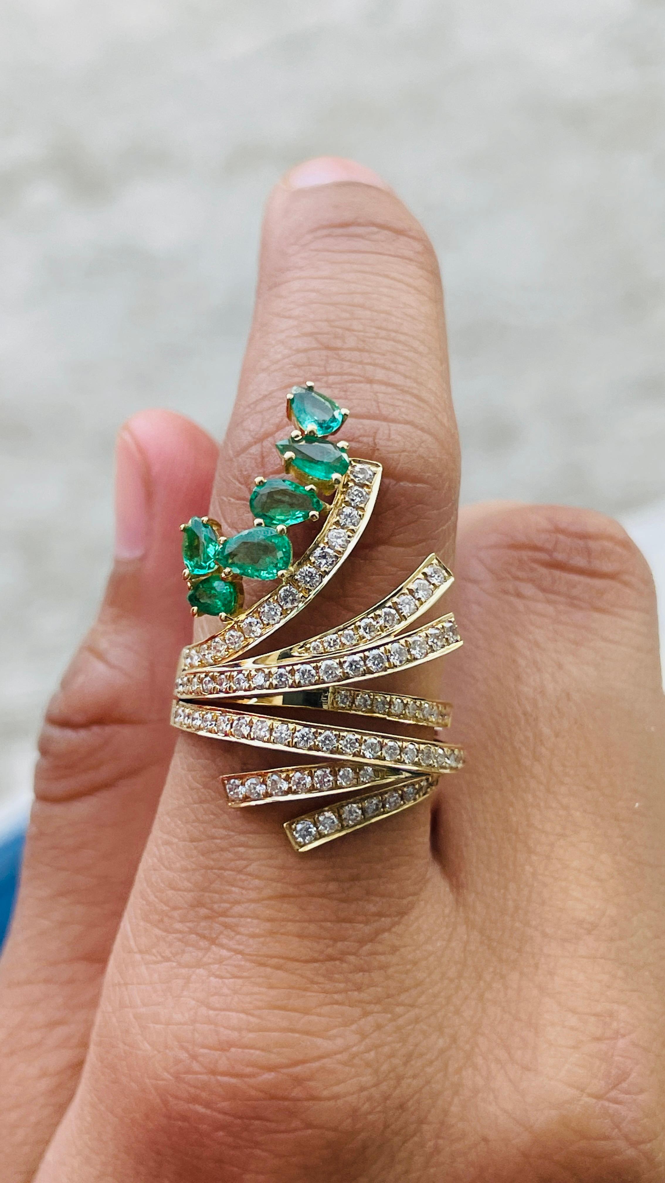 For Sale:  Modern Solid 14k Yellow Gold Diamond Emerald Wedding Party Ring, Emerald Ring 5