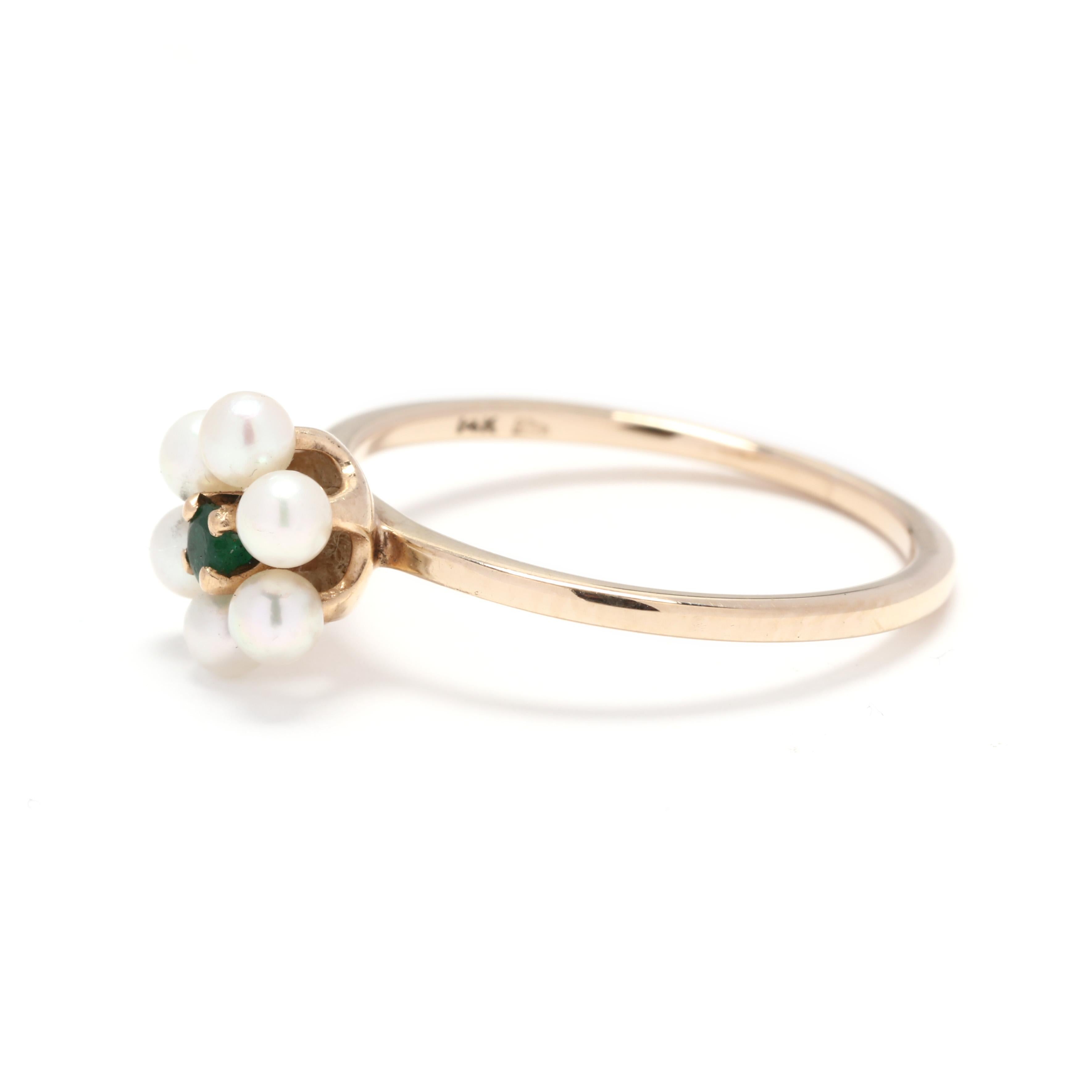 14 Karat Yellow Gold, Emerald and Pearl Flower Ring In Good Condition In McLeansville, NC