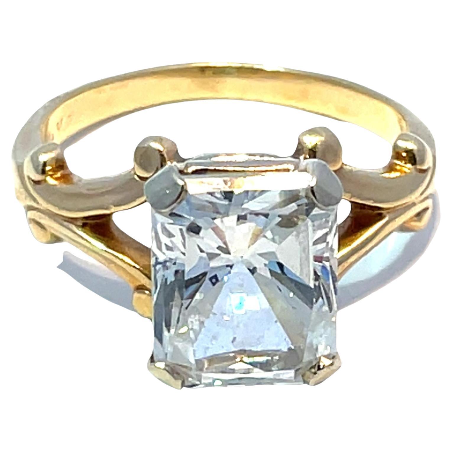 14K Yellow Gold Emerald Center Zircon Stone Ring For Sale