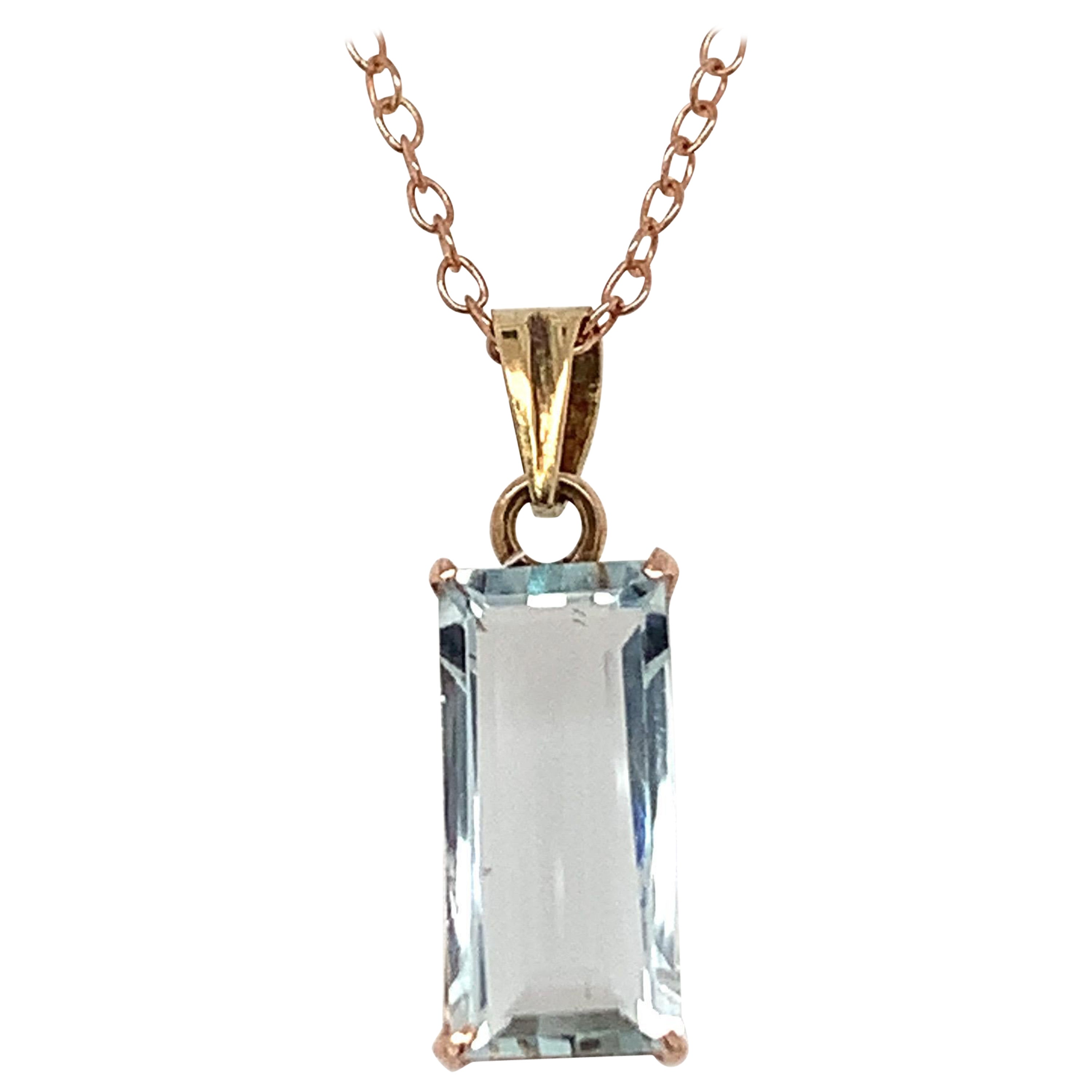 14 Karat Gelbgold Aquamarin-Anhänger mit Smaragdschliff