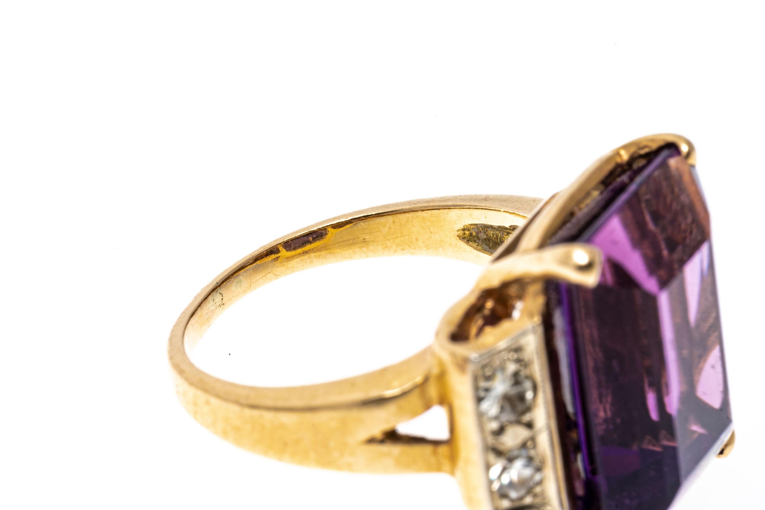 14k Yellow Gold Emerald Cut Dark Purple Amethyst and Diamond Ring In Good Condition For Sale In Southport, CT
