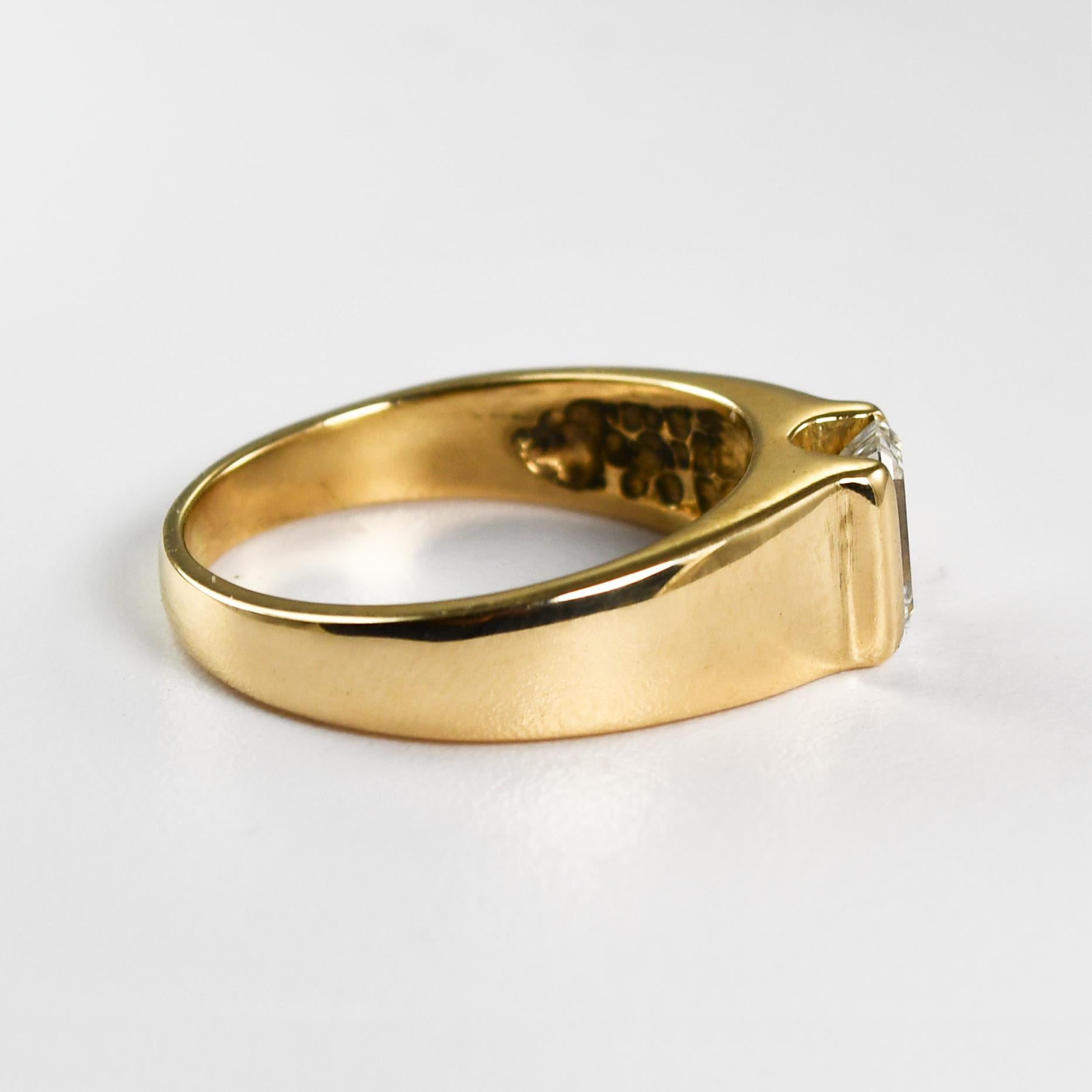 14K Yellow Gold Emerald Cut Diamond Ring 0.75ct In Excellent Condition For Sale In Laguna Beach, CA