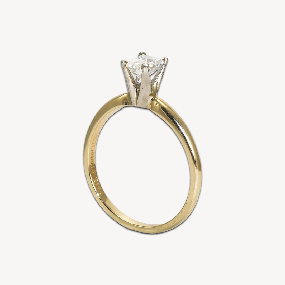 Bague solitaire en or jaune 14 carats avec diamant taille émeraude 0,45 carat en vente 2