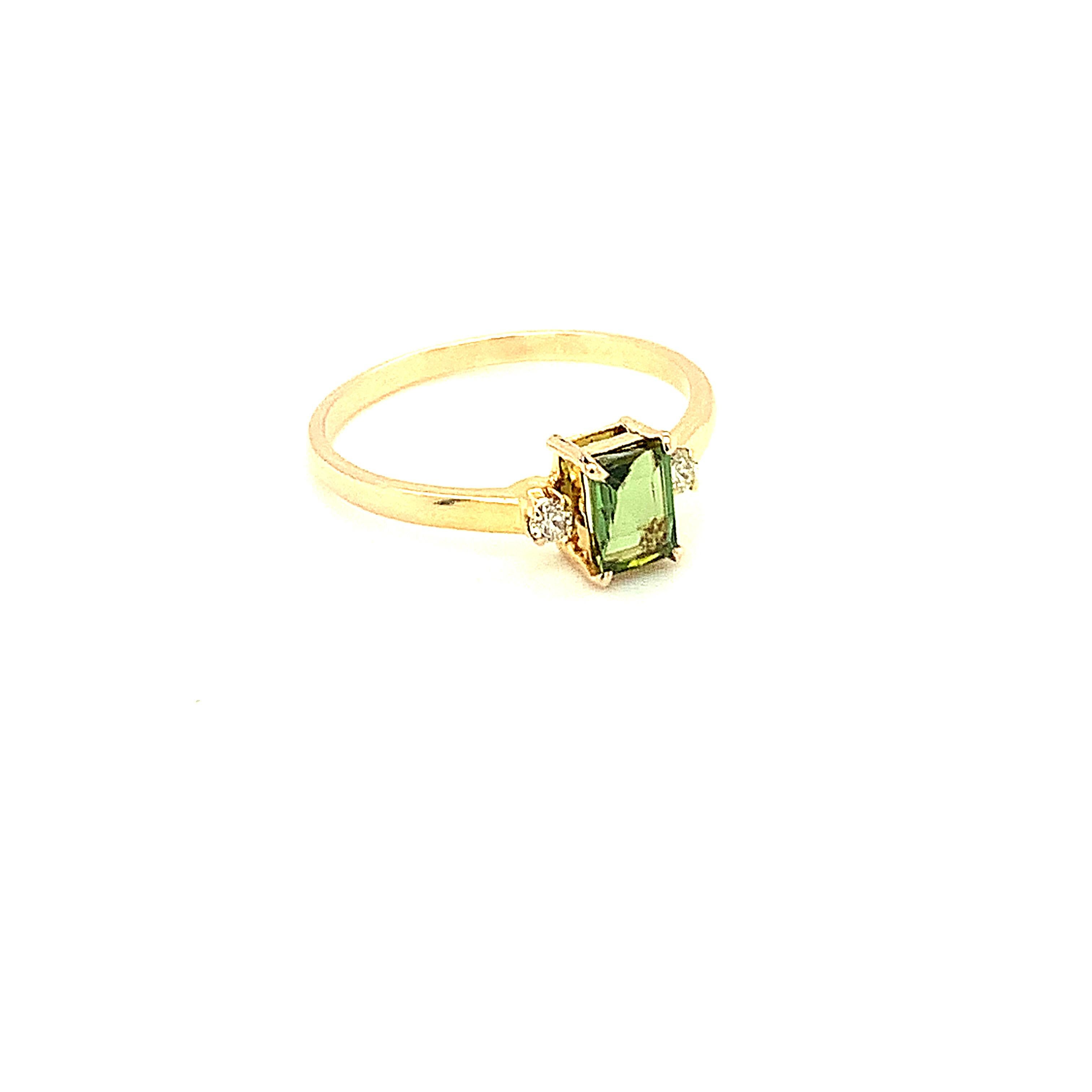 14K Yellow Gold Emerald Cut Green Tourmaline and Diamond Ring For Sale 7
