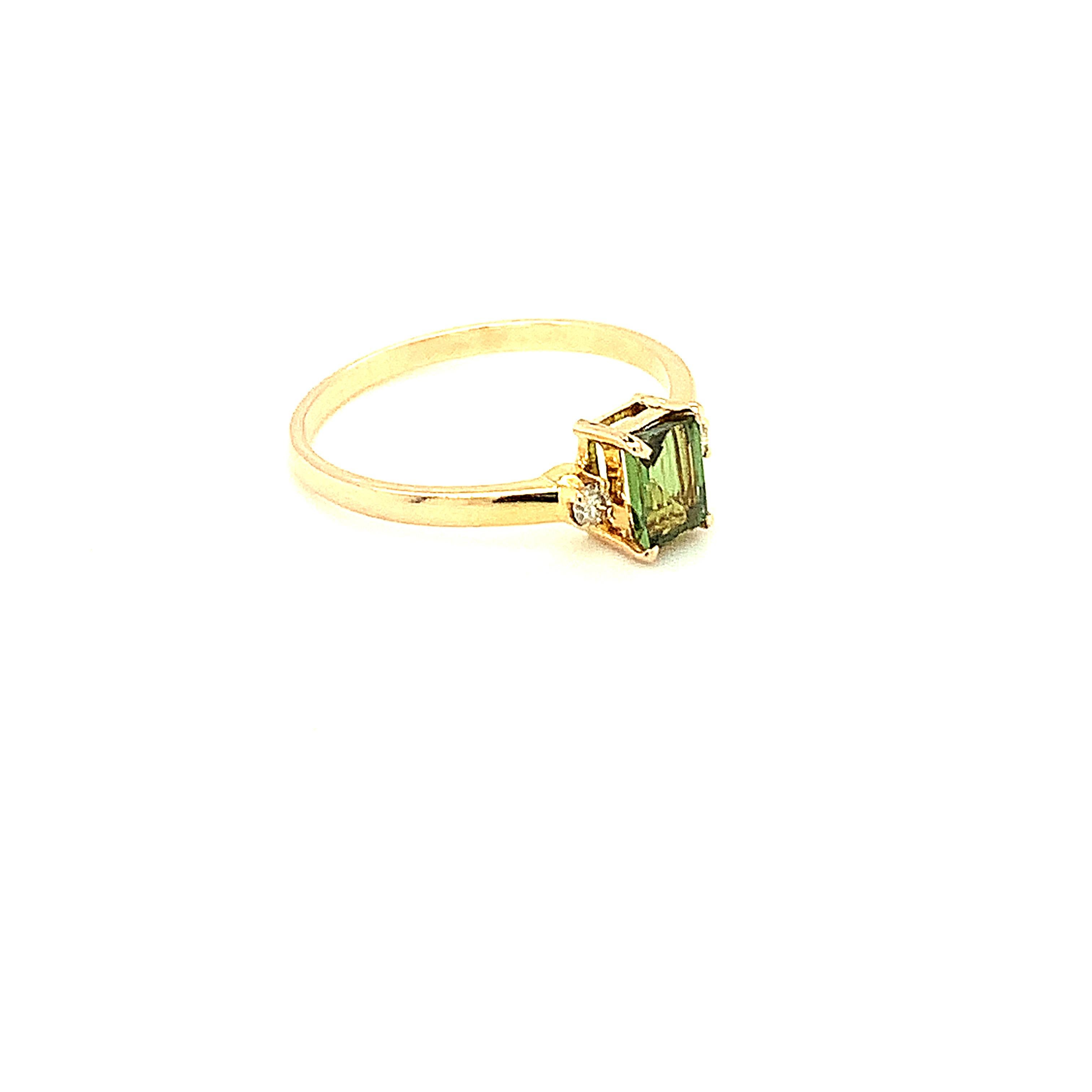 14K Yellow Gold Emerald Cut Green Tourmaline and Diamond Ring For Sale 1