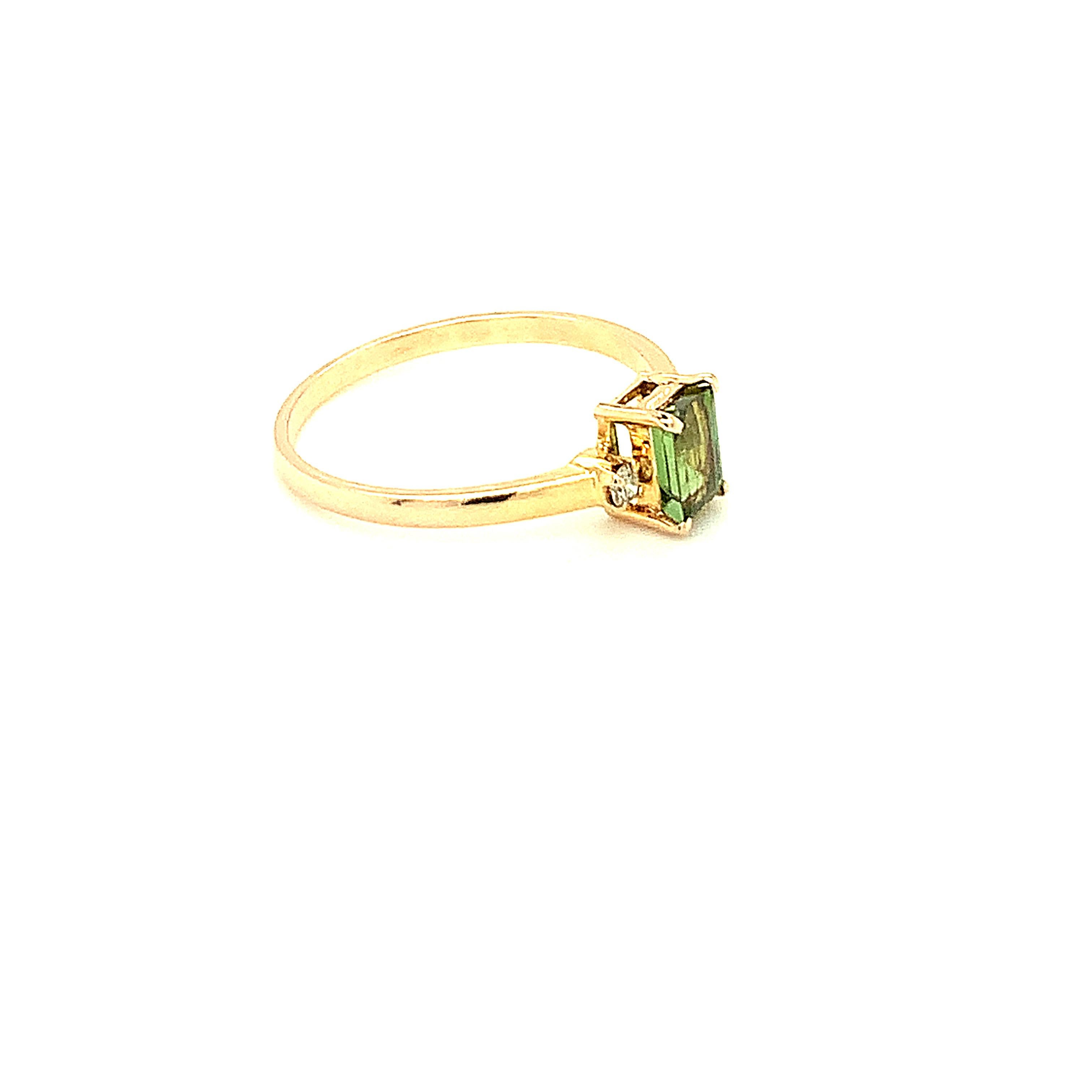 14K Yellow Gold Emerald Cut Green Tourmaline and Diamond Ring For Sale 3
