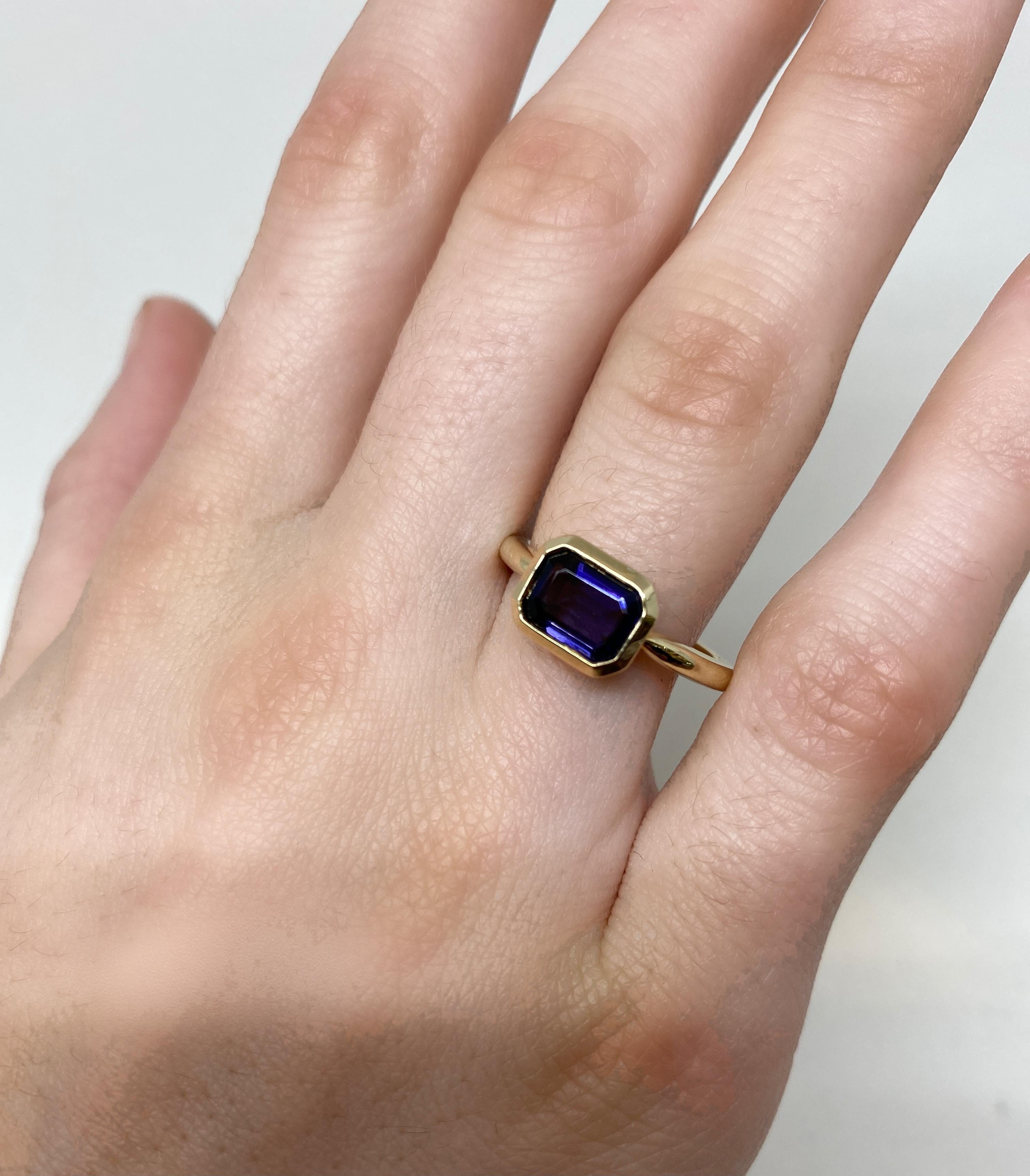10K Yellow Gold East West Horizontal Emerald Cut Iolite Bezel Set Stacking Ring For Sale 1