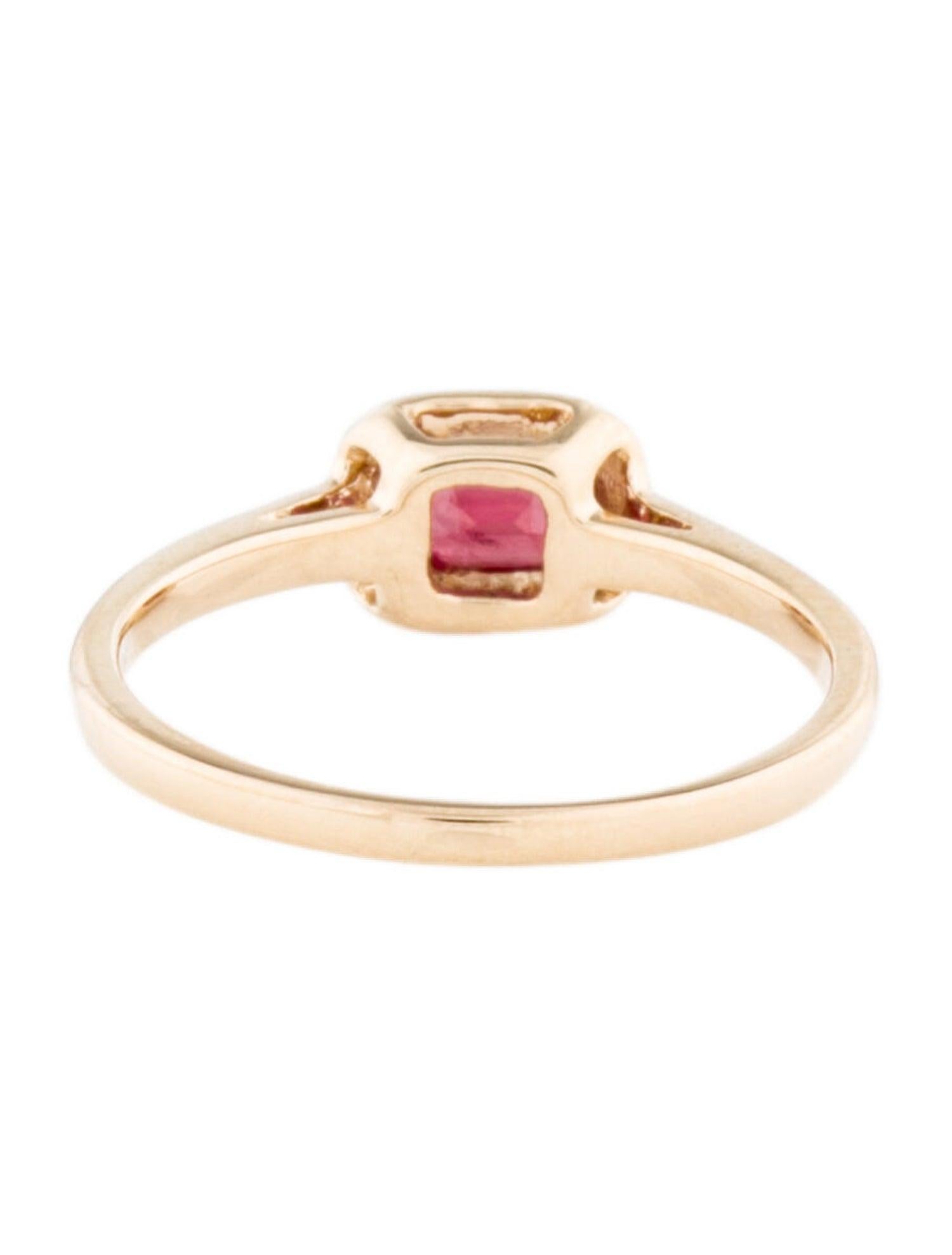 Anillo de oro amarillo de 14k y rubí rojo talla esmeralda 0,65 CTTW en Nuevo estado para la venta en Great neck, NY