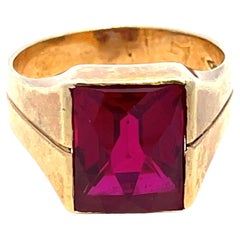 14K Yellow Gold Emerald-Cut Red Stone Ring