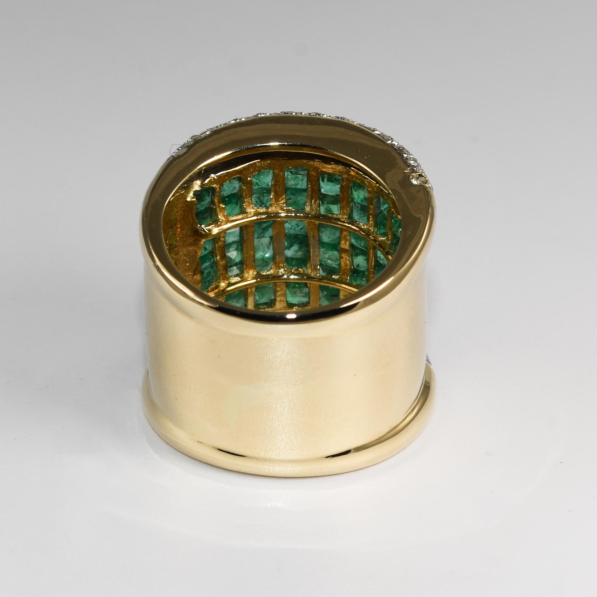 14K Yellow Gold Emerald & Diamond Band Ring 12.9g In Excellent Condition In Laguna Beach, CA