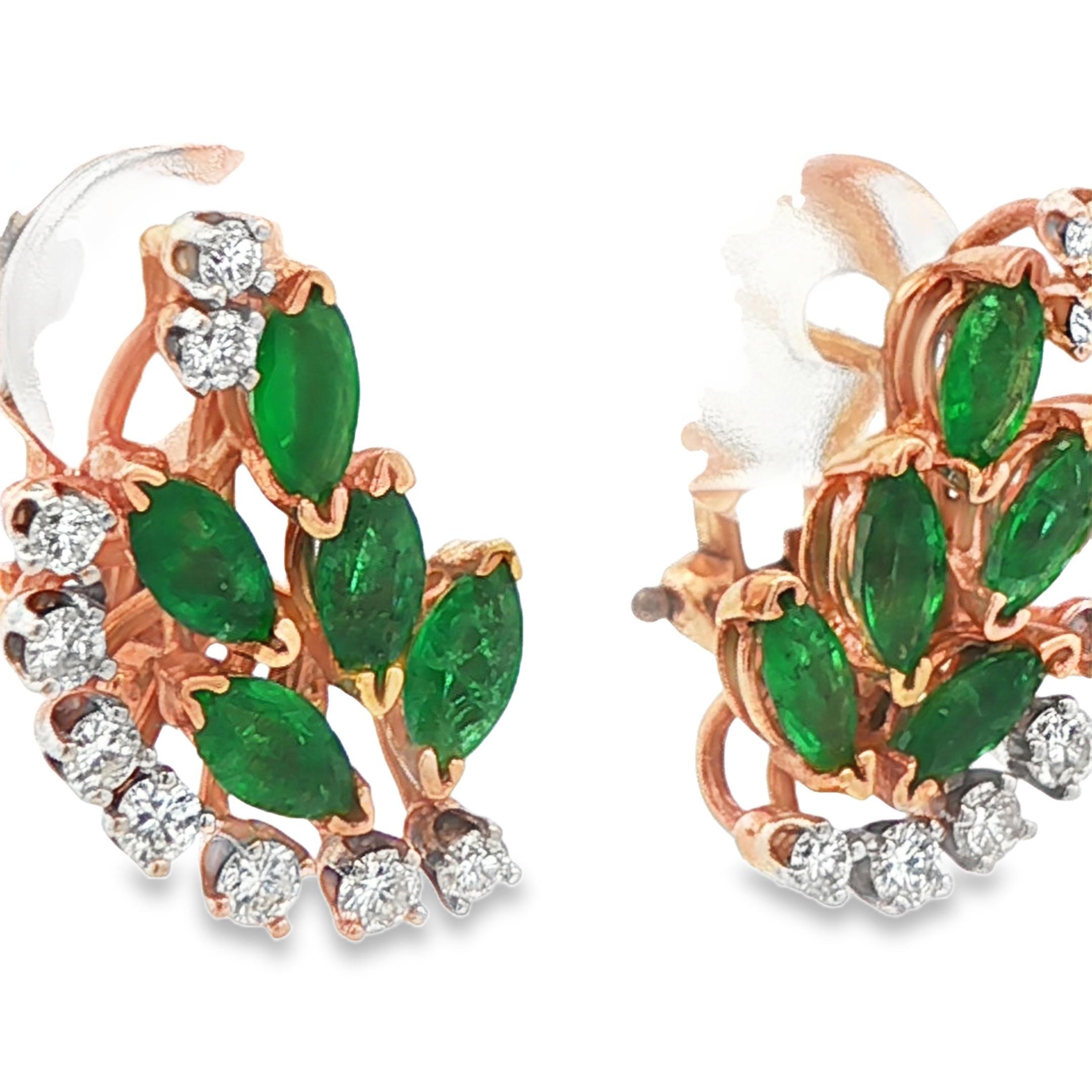 14k Yellow Gold Emerald & Diamond Flower Earrings en Bueno estado para la venta en Lexington, KY