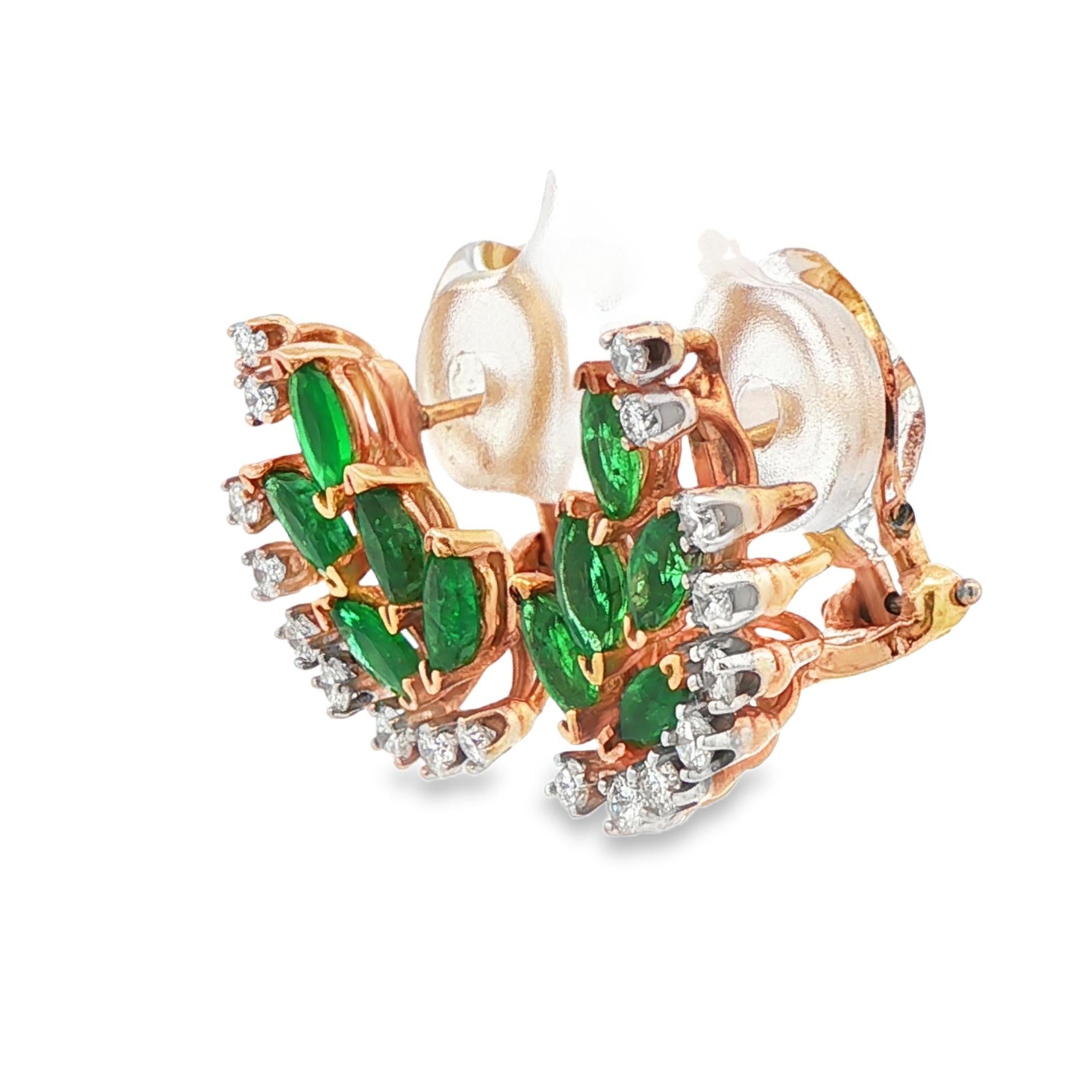 14k Yellow Gold Emerald & Diamond Flower Earrings en venta 2