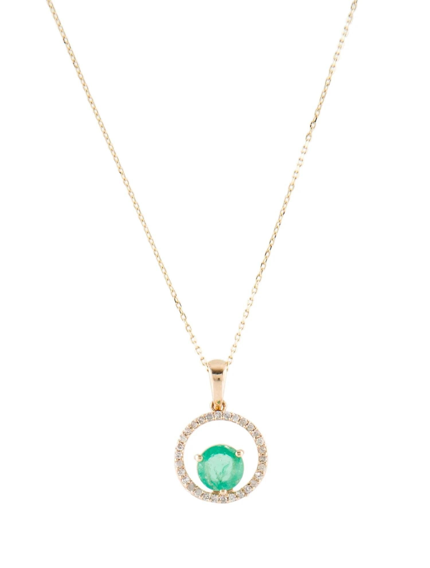 Taille ronde Collier pendentif en or jaune 14 carats avec émeraude ronde de 0,53 carat en vente