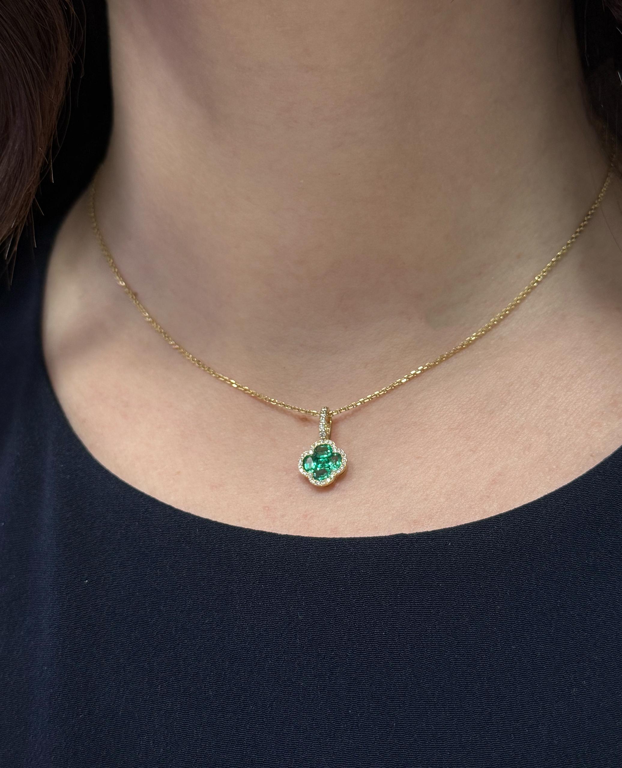 Collier en or jaune 14K avec pendentif émeraude et diamant en forme de quadrilobe sur chaîne à maillons Neuf - En vente à Old Tappan, NJ