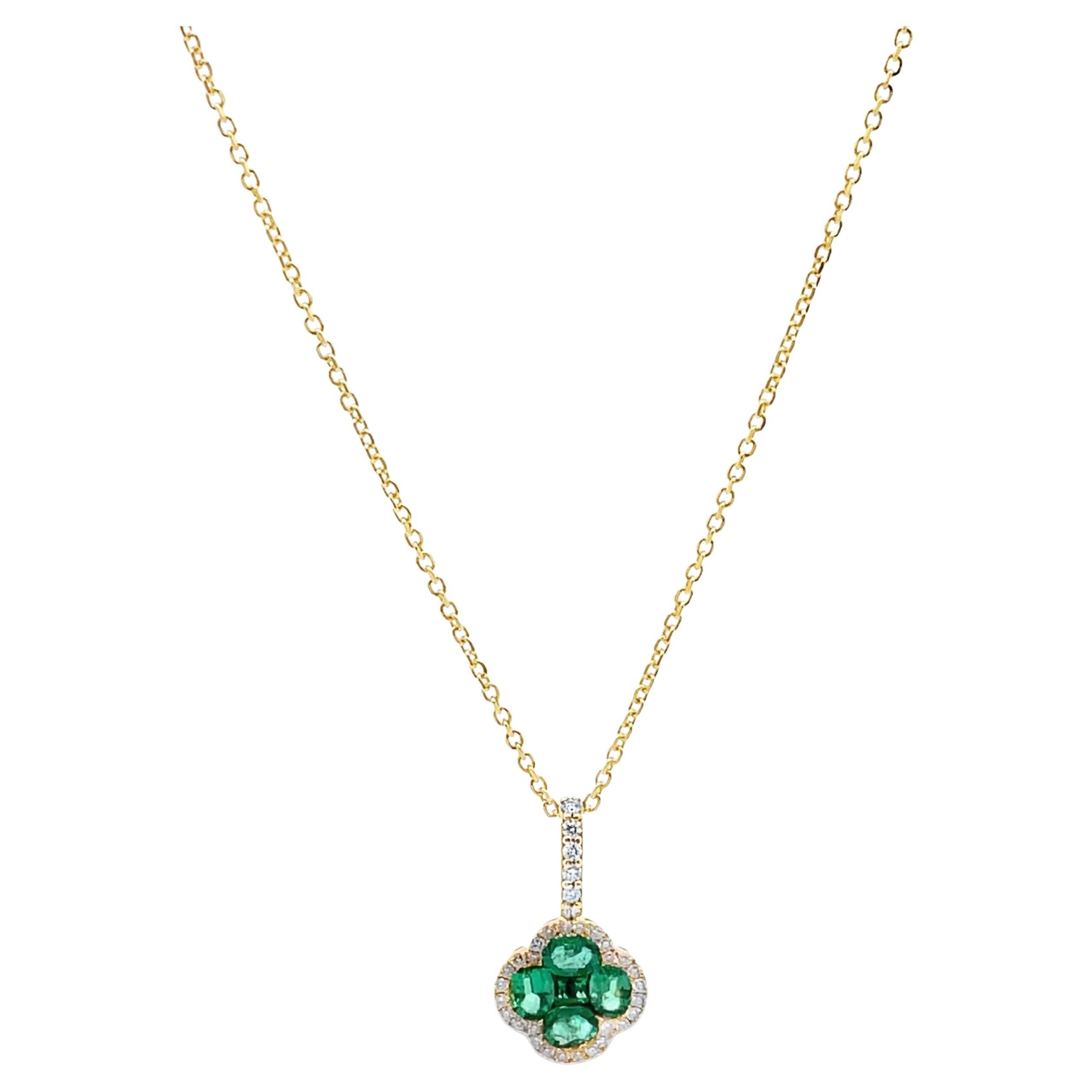 Collier en or jaune 14K avec pendentif émeraude et diamant en forme de quadrilobe sur chaîne à maillons