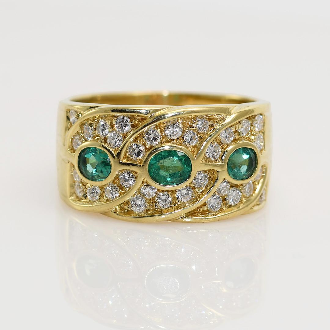 Bague en or jaune 14K émeraude et diamant .50tdw, 9.6g en vente 1
