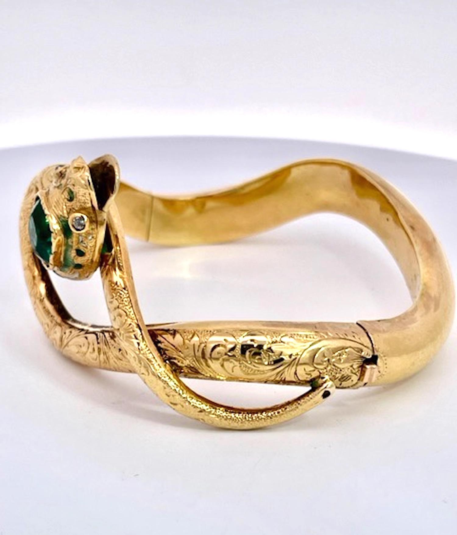 14K Yellow Gold Emerald Head Chased Snake Bracelet In Good Condition For Sale In North Hollywood, CA
