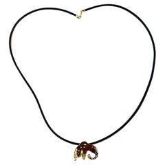 Collier pendentif guépard en or jaune 14K émaillé