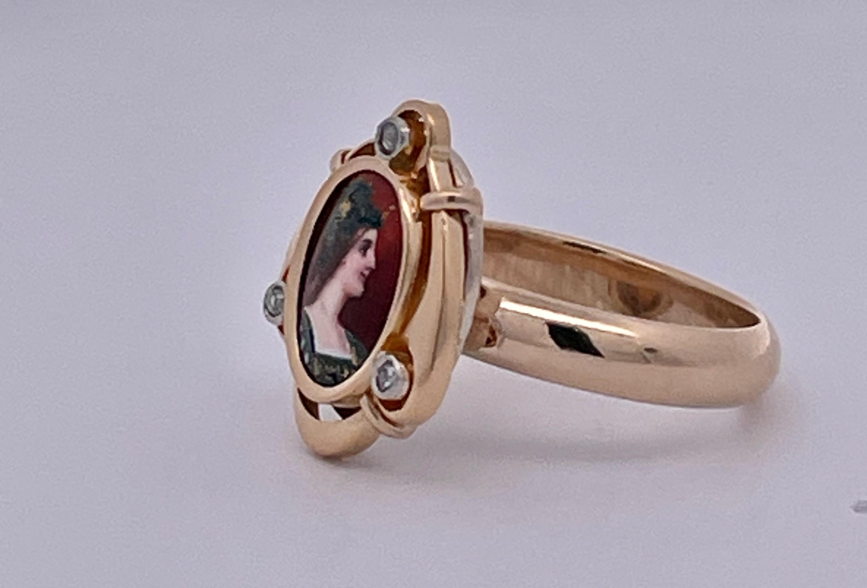 Visage d'Athéna en or jaune 14K émaillé en vente 2
