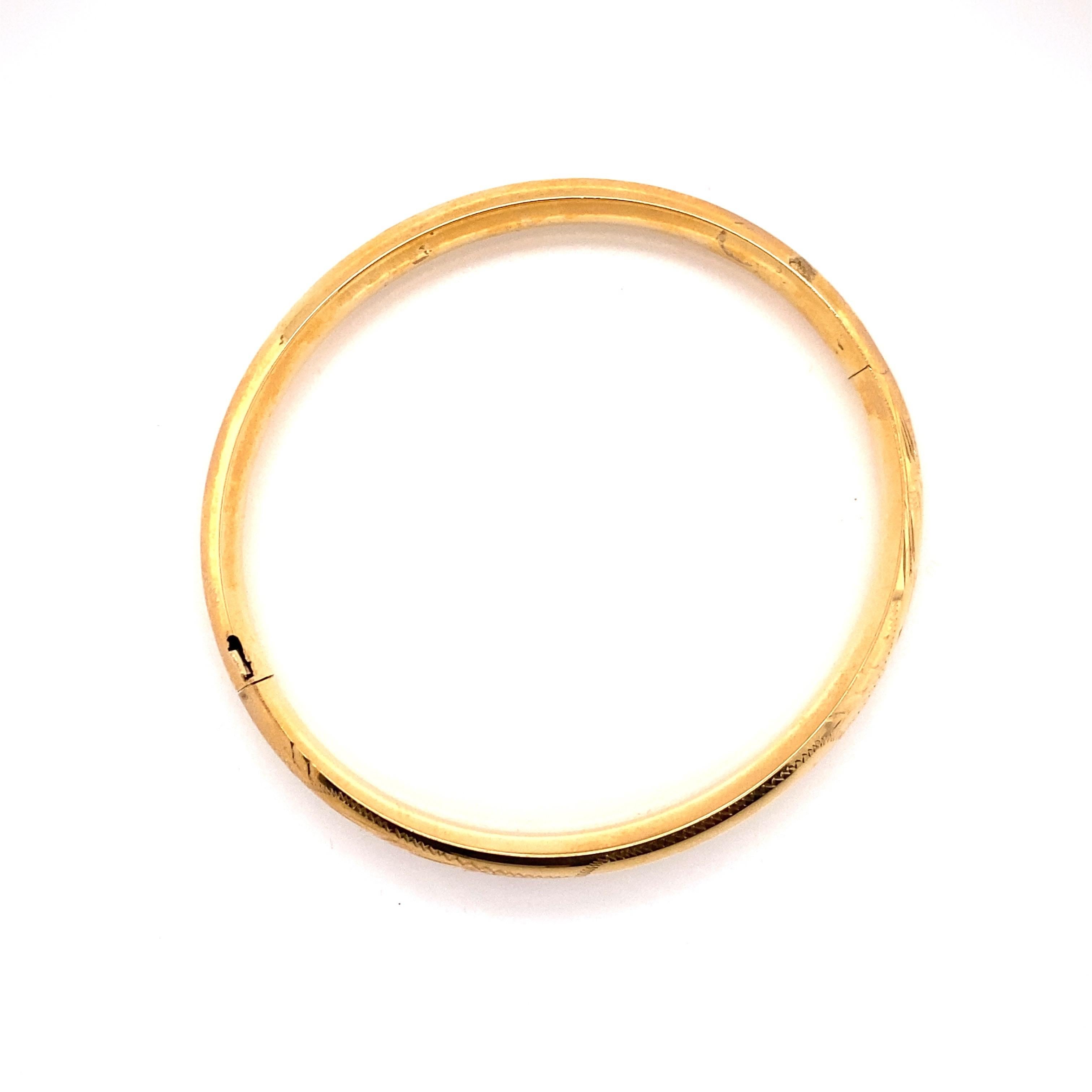 14K Yellow Gold Engraved Bangle Bracelet In Good Condition In Boston, MA