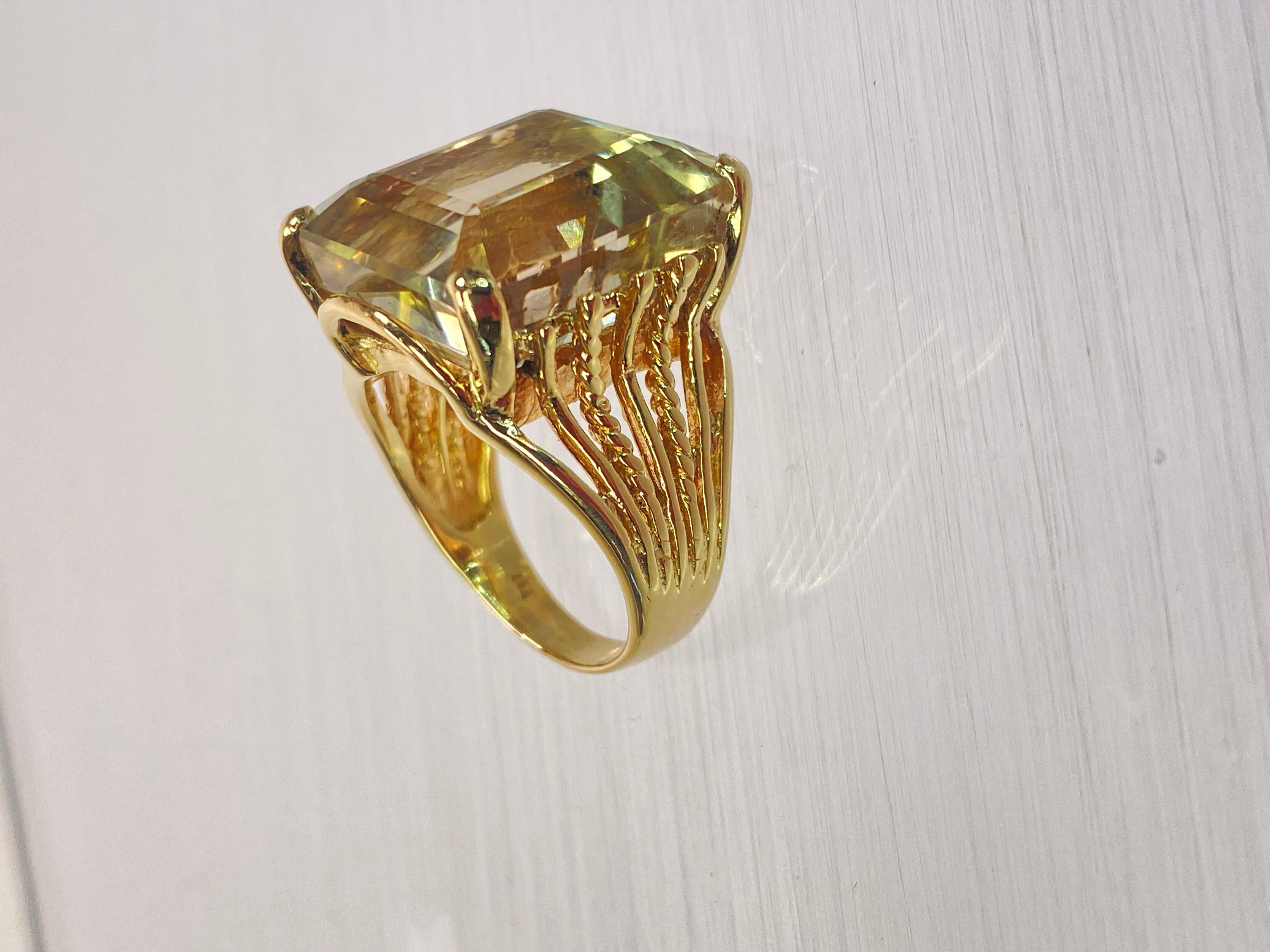 Taille émeraude Bague en or jaune 14K à plusieurs anneaux, énorme citrine fumée taille émeraude de 16 carats en vente