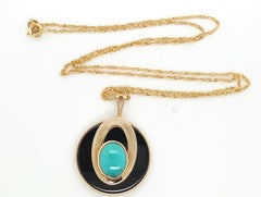 14 Karat Yellow Gold Estate Onyx Disk Topped with Howlite Pendant and Chain
