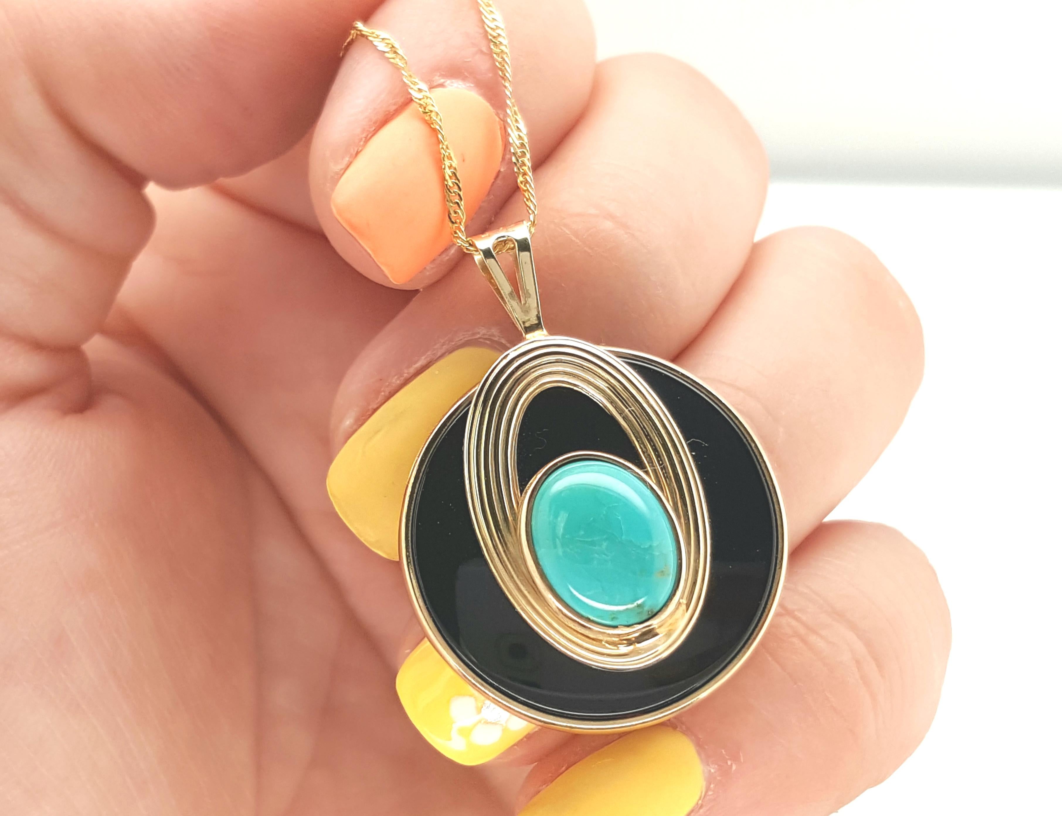 Pendentif et chaîne en or jaune 14 carats avec disque en onyx surmonté d'un pendentif et d'une chaîne en Howlite Unisexe en vente