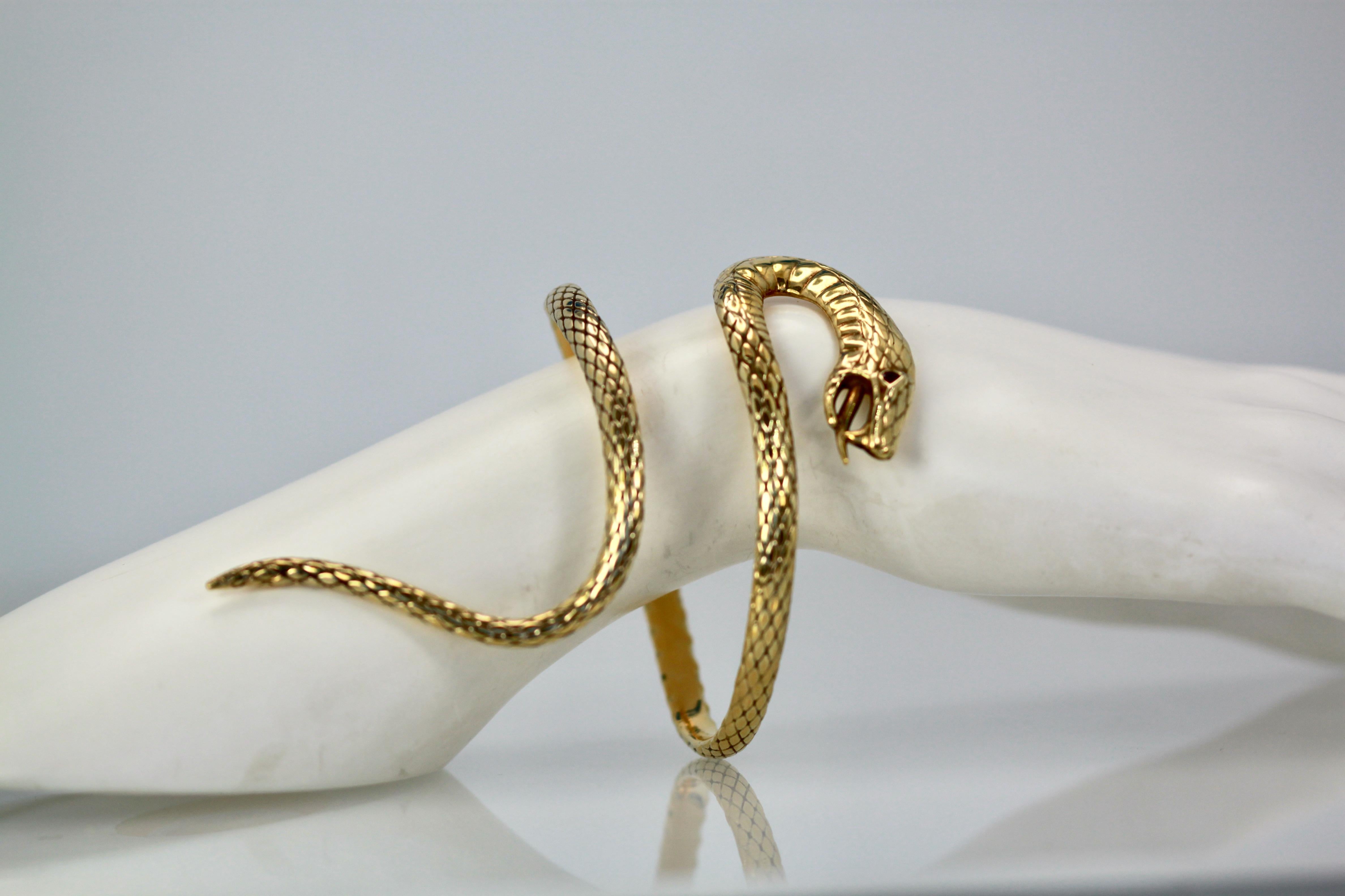 Round Cut 14k Yellow Gold Etched Snake Bracelet Attrib. Stephen Webster For Sale