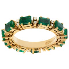 Anneau d'éternité en or jaune 14 carats avec émeraudes et diamants