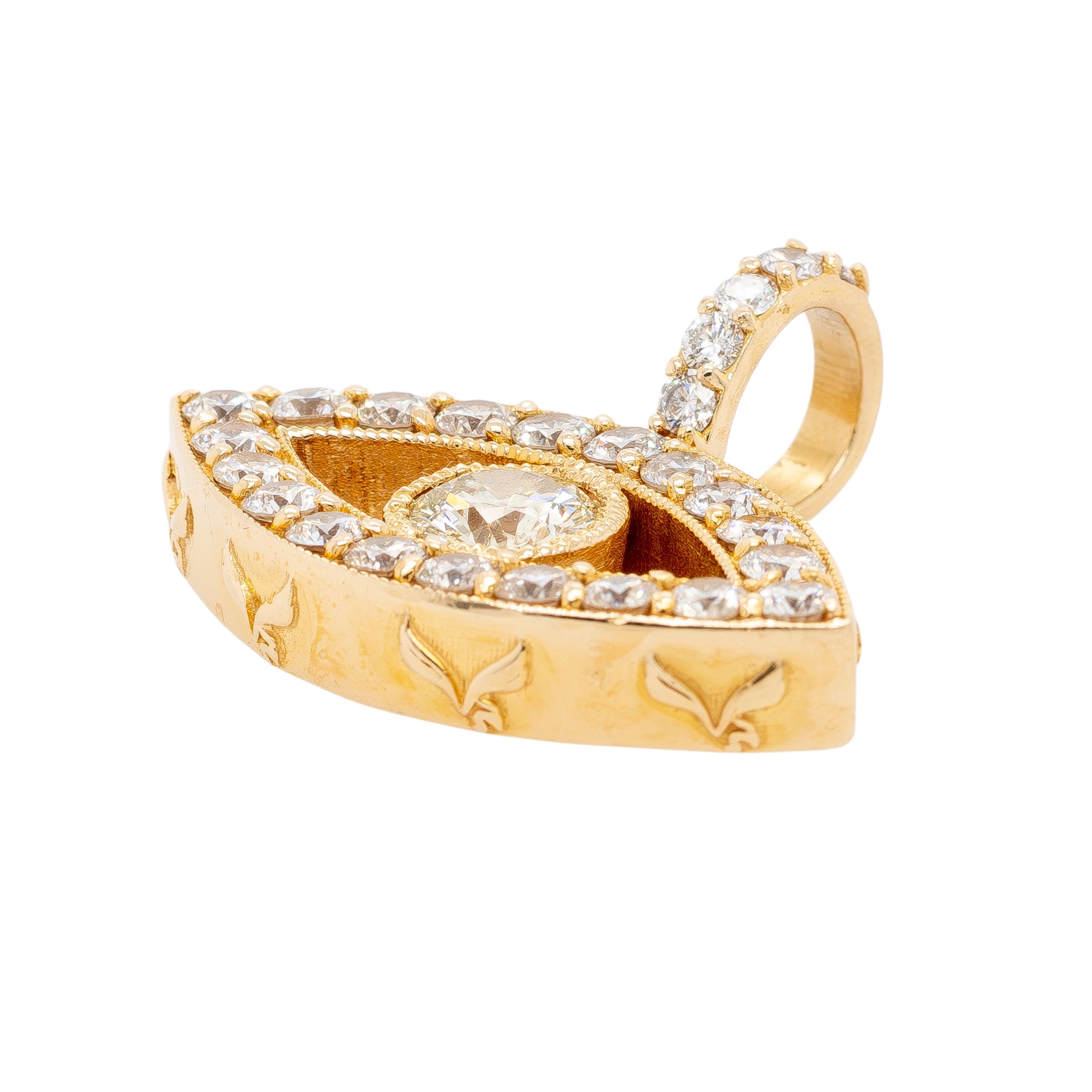 Taglio rotondo Ciondolo con diamante a forma di occhio maligno in oro giallo 14K (SOLO CIONDOLO) in vendita