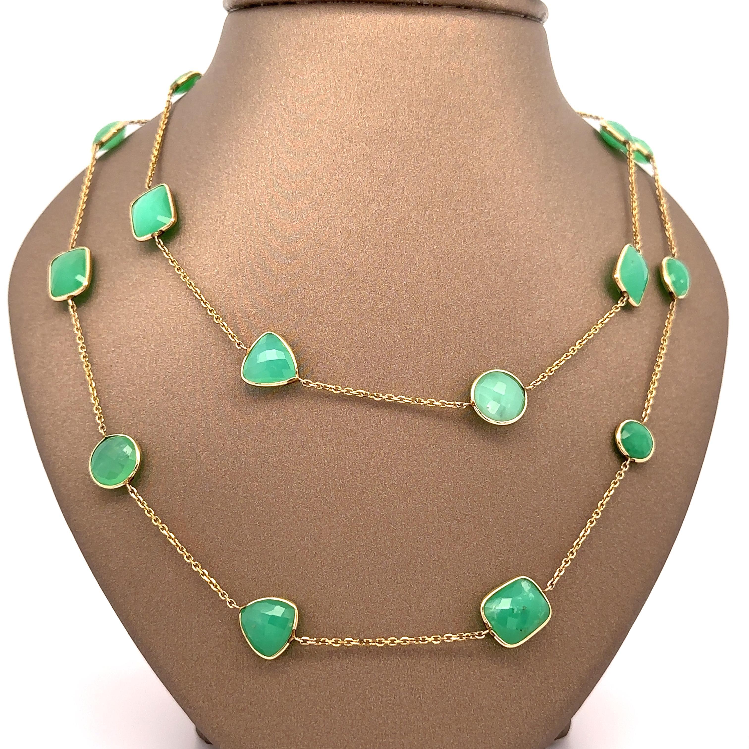 Collar largo de cadena envolvente con piedra verde natural facetada multiforma de oro amarillo de 14k en venta 4