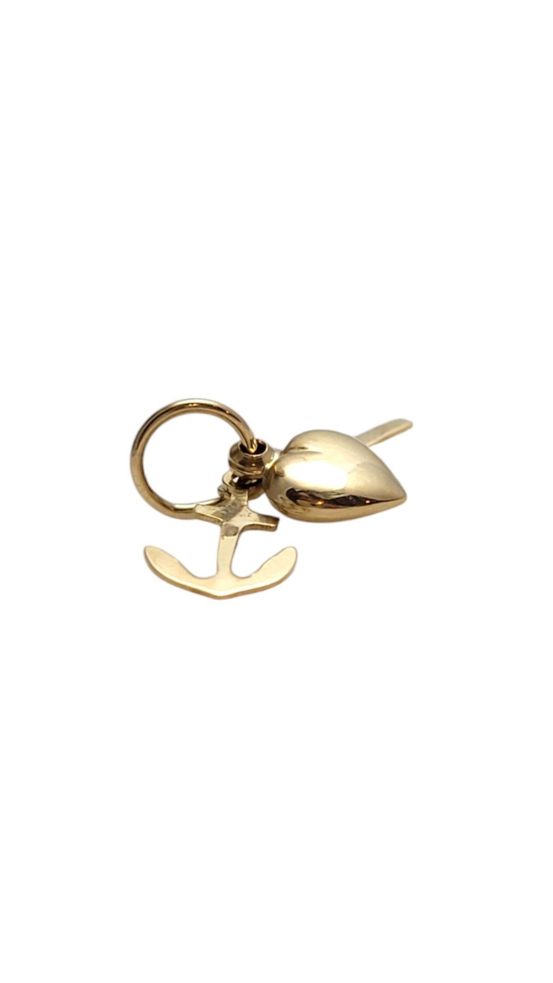 14K Yellow Gold Faith, Hope & Charity Charm #19845 In Good Condition In Washington Depot, CT