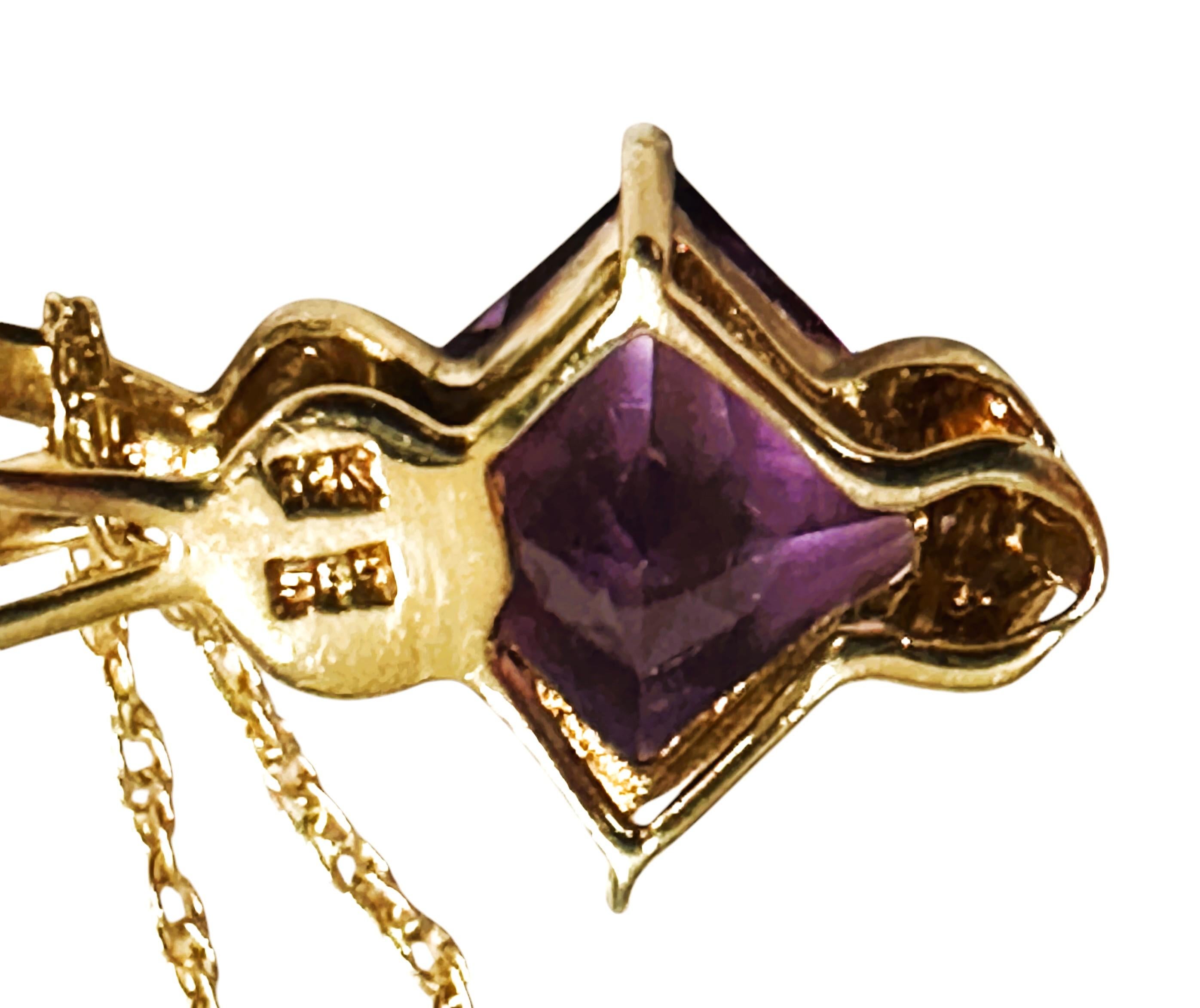 14K Yellow Gold 1.70 Carat Fancy Cut Amethyst Pendant Necklace In Excellent Condition In Eagan, MN