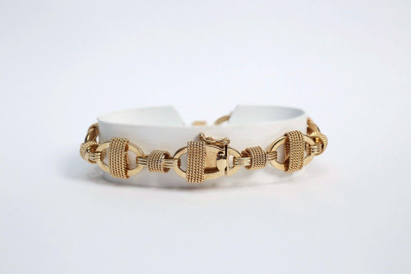 14k Yellow Gold Fancy Mariner Oval Link Bracelet, 7.75 inches - 30.8g In Good Condition For Sale In Providence, RI