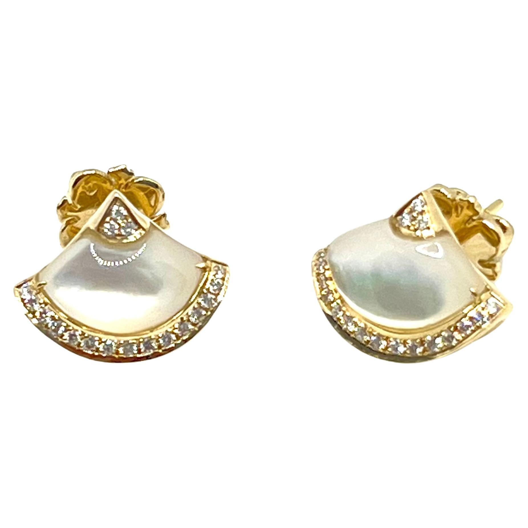 14k Yellow Gold Fanshape Mother of Pearl and Diamond Stud Earrings For Sale
